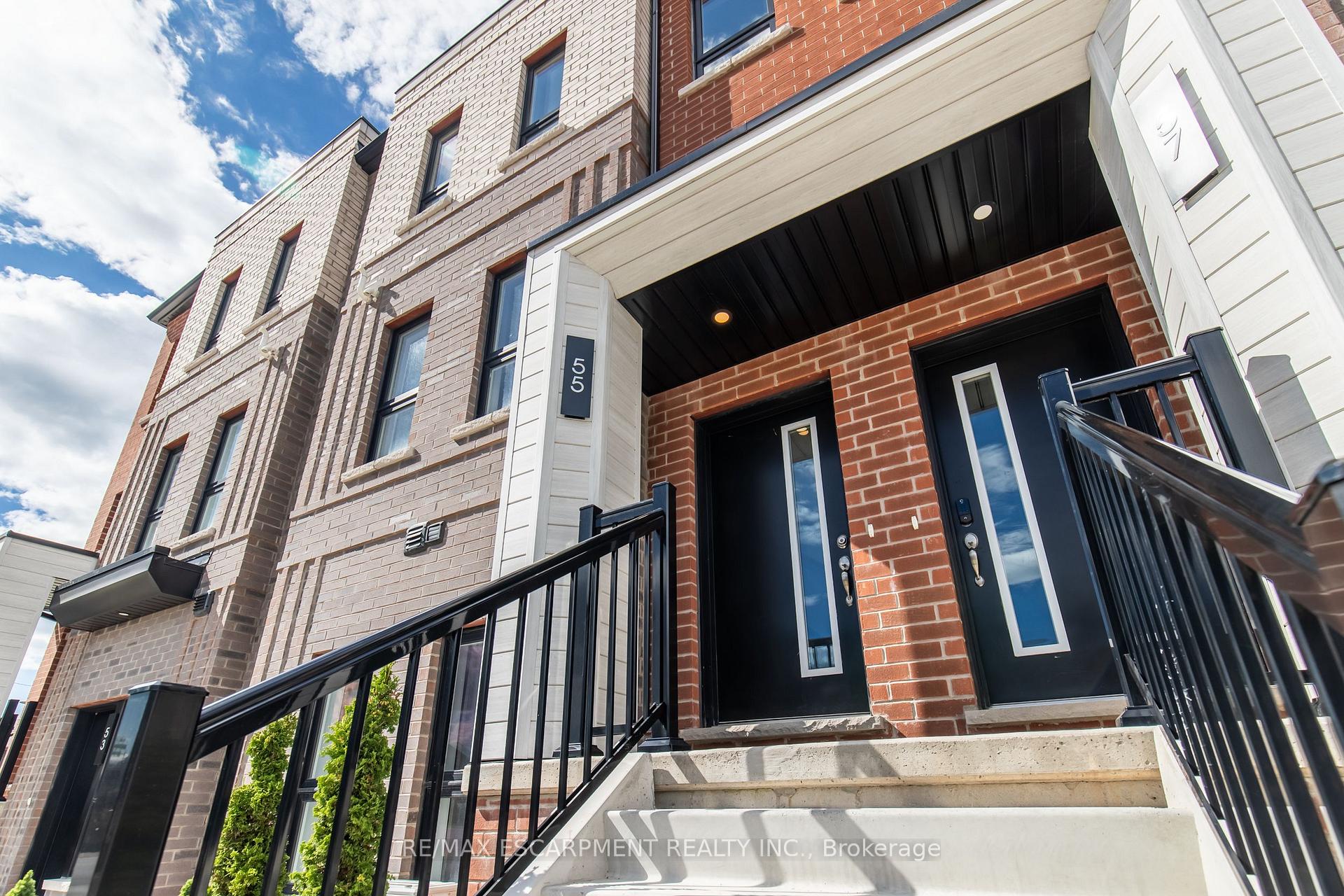 Photo 2 of 55 Great Falls Boulevard, Hamilton, Waterdown — HOMEH