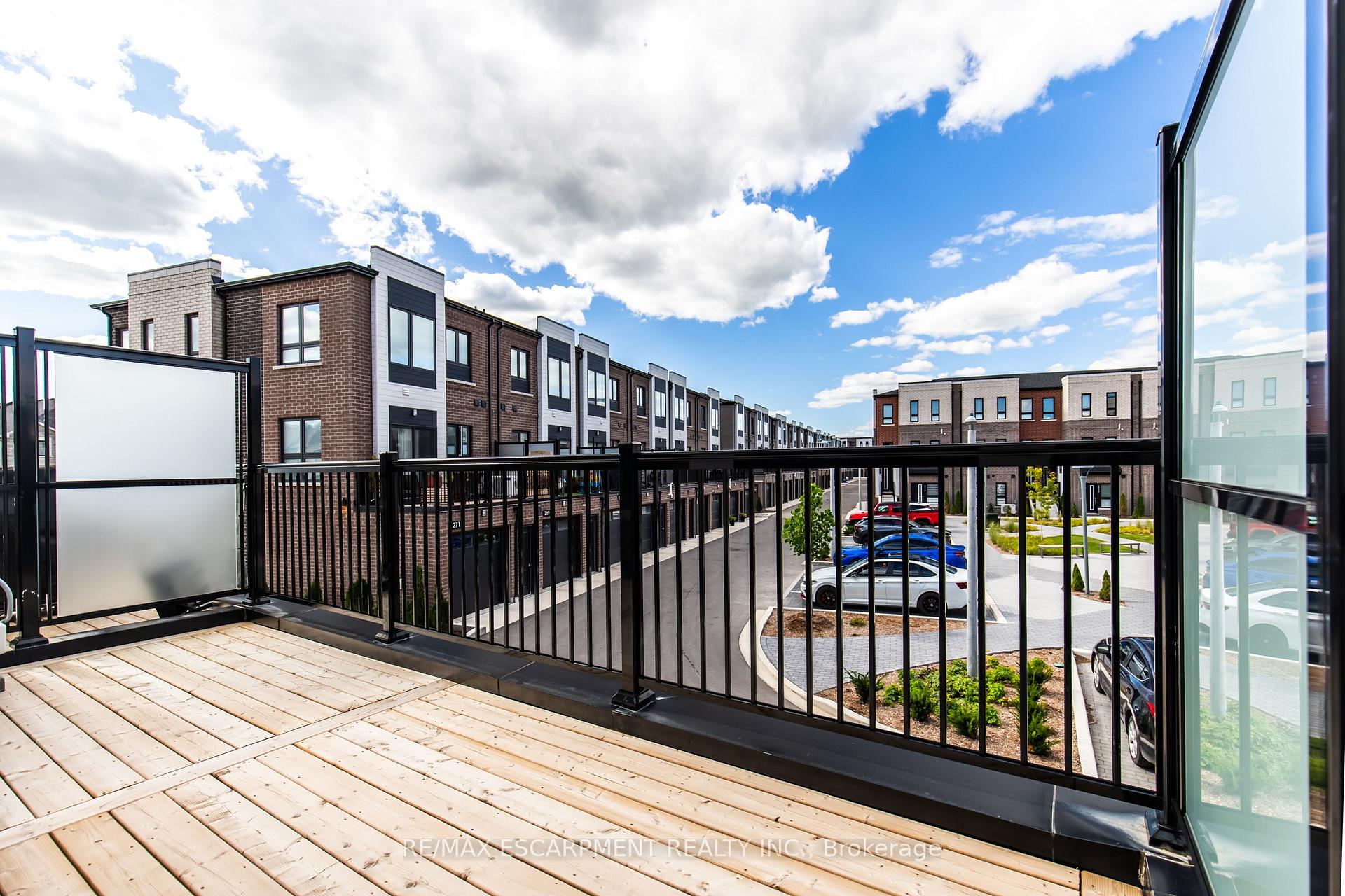 Photo 21 of 55 Great Falls Boulevard, Hamilton, Waterdown — HOMEH