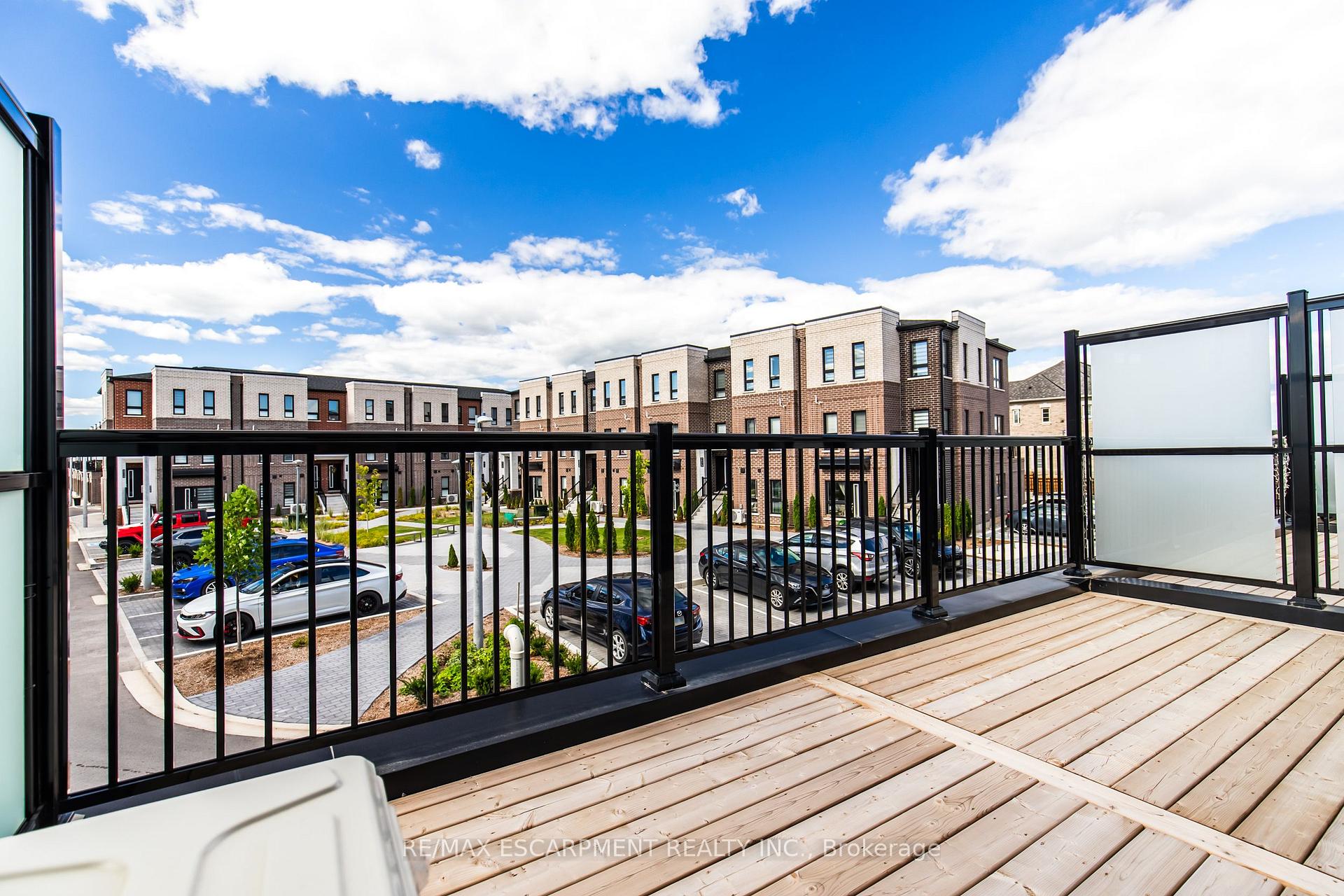 Photo 23 of 55 Great Falls Boulevard, Hamilton, Waterdown — HOMEH