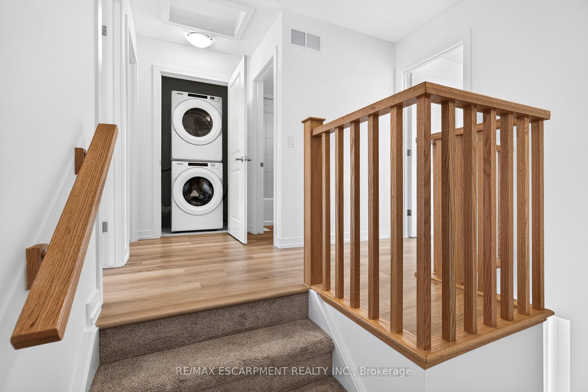Photo 27 of 55 Great Falls Boulevard, Hamilton, Waterdown — HOMEH