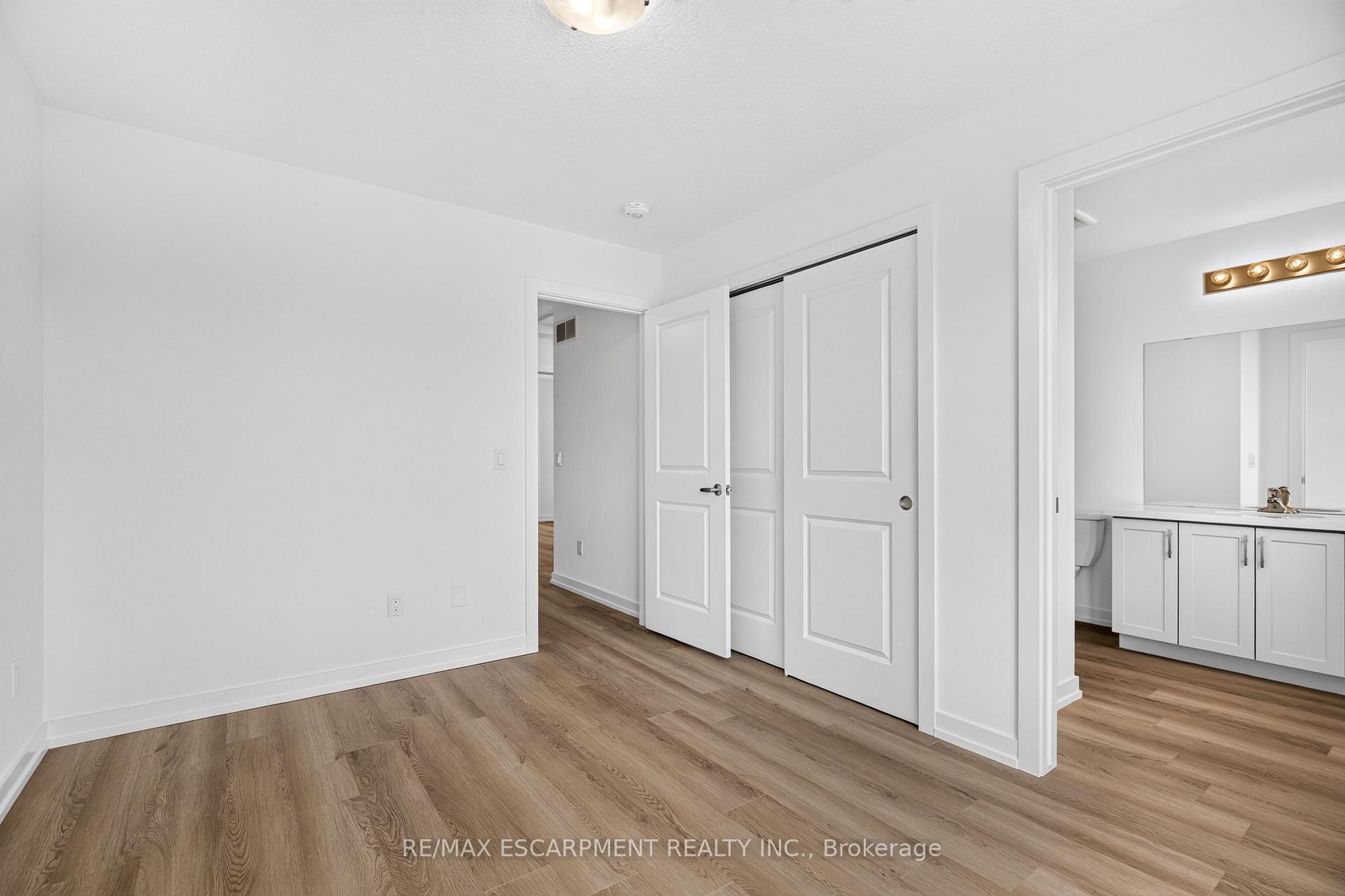 Photo 31 of 55 Great Falls Boulevard, Hamilton, Waterdown — HOMEH