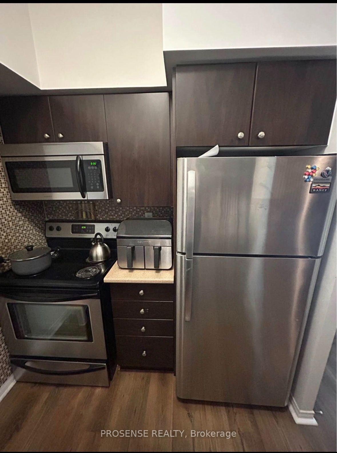 Photo 15 of Unit 306, 215 Queen Street E, Brampton, Queen Street Corridor — HOMEH