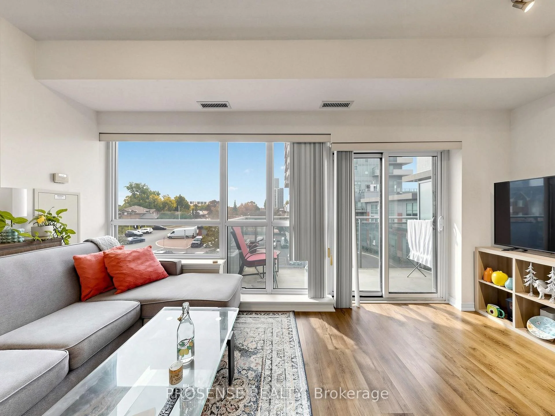 Photo 12 of Unit 306, 215 Queen Street E, Brampton, Queen Street Corridor — HOMEH