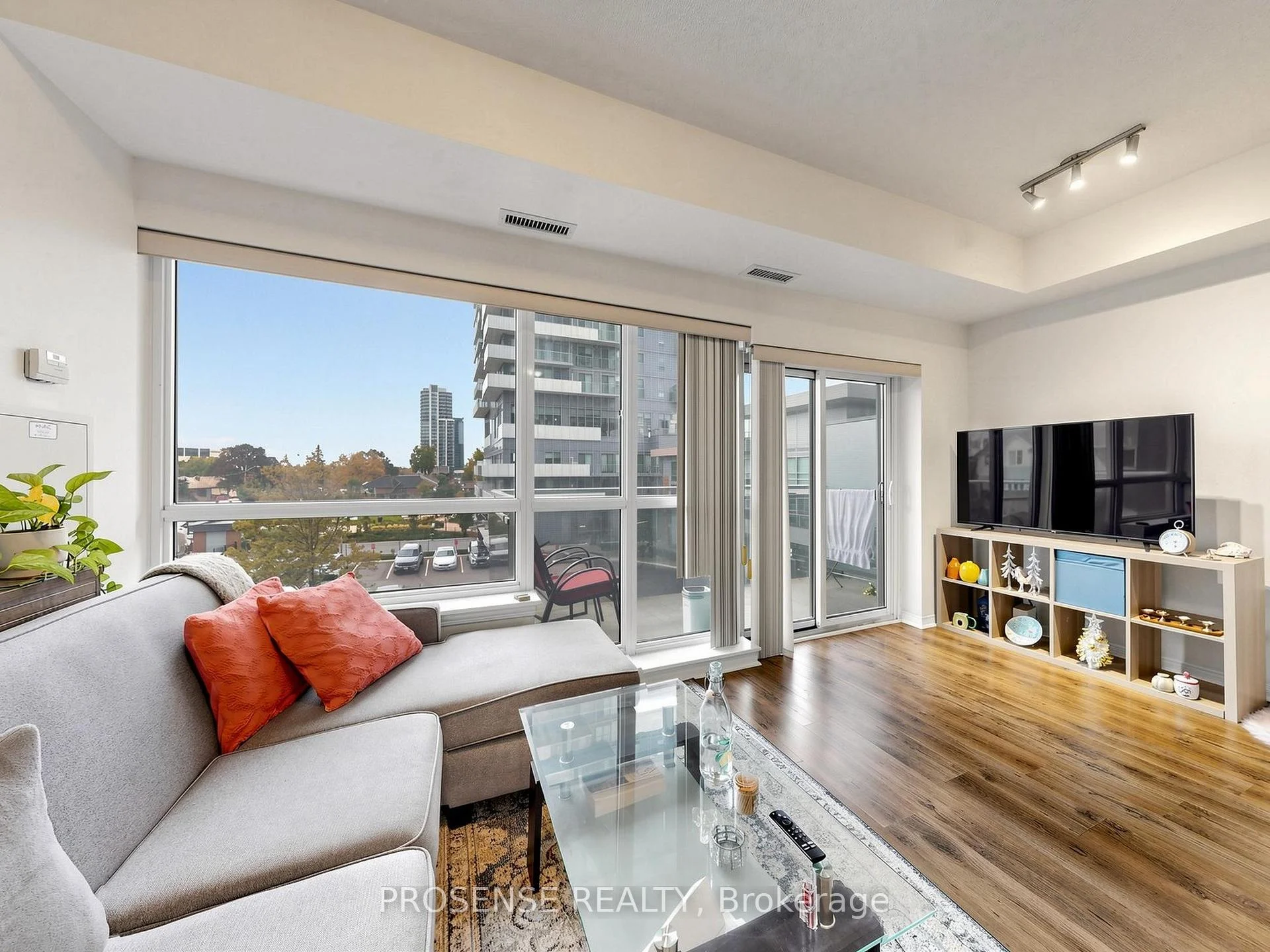 Photo 18 of Unit 306, 215 Queen Street E, Brampton, Queen Street Corridor — HOMEH