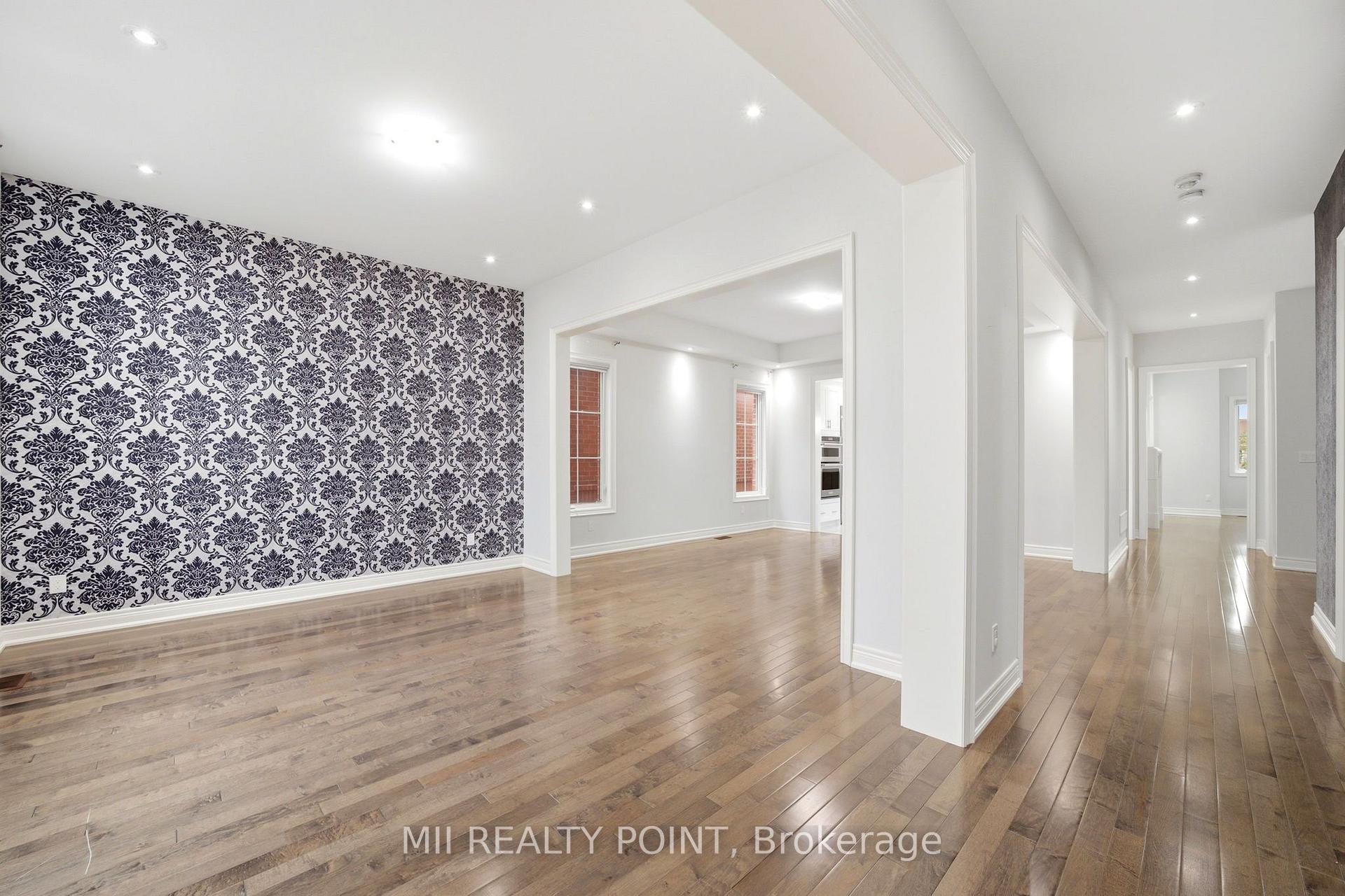 Photo 5 of 135 Abner Miles Drive, Vaughan, Patterson — HOMEH