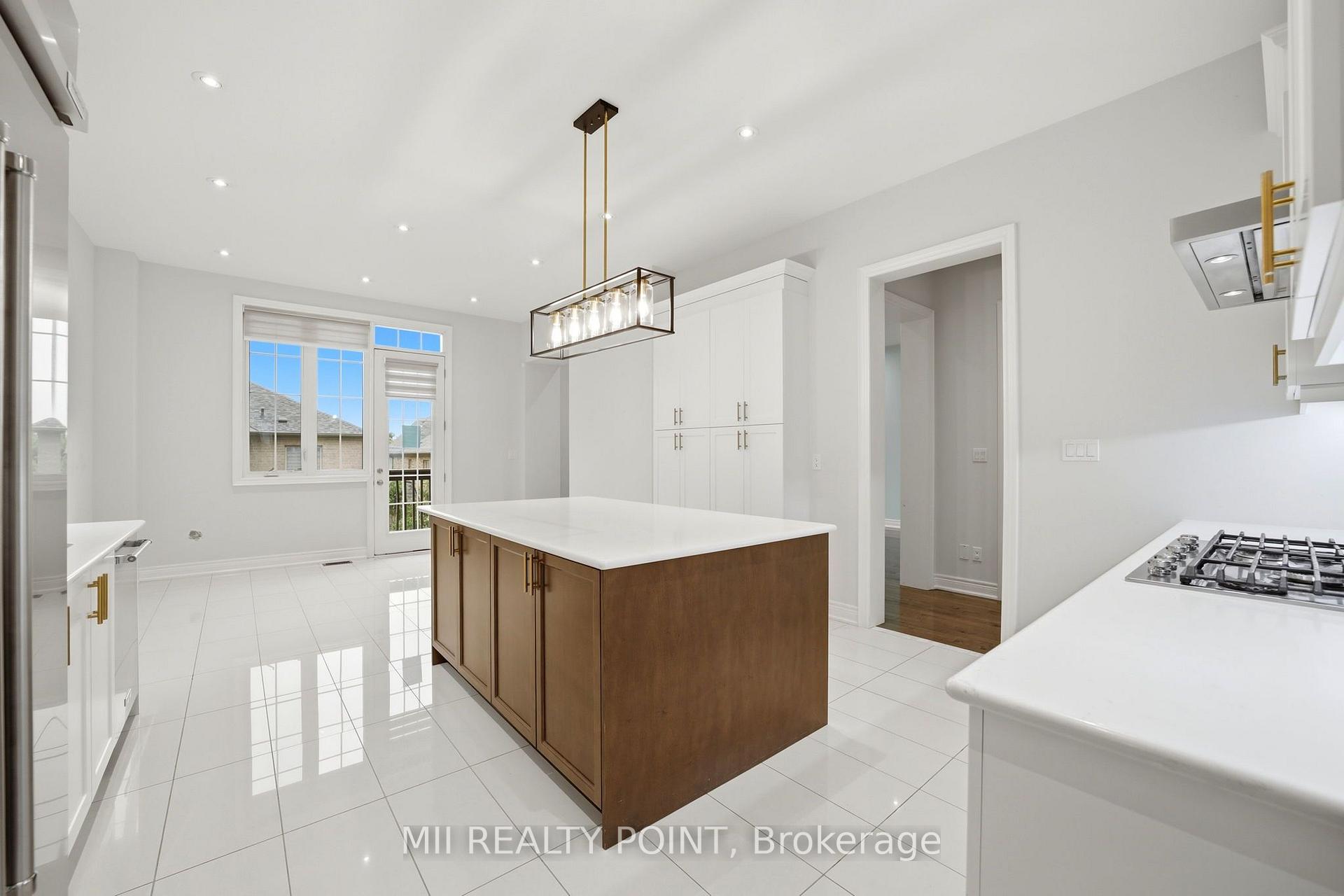 Photo 10 of 135 Abner Miles Drive, Vaughan, Patterson — HOMEH