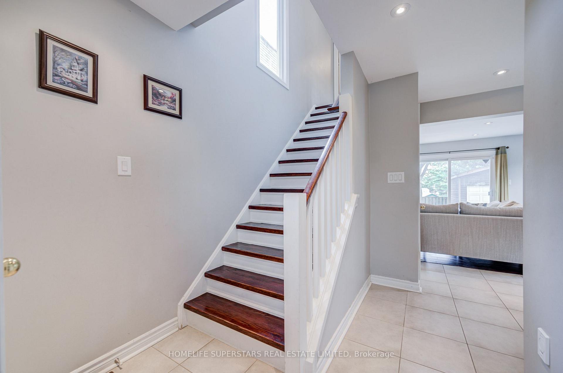 Photo 9 of 50 Hoskins Square, Brampton, Queen Street Corridor — HOMEH