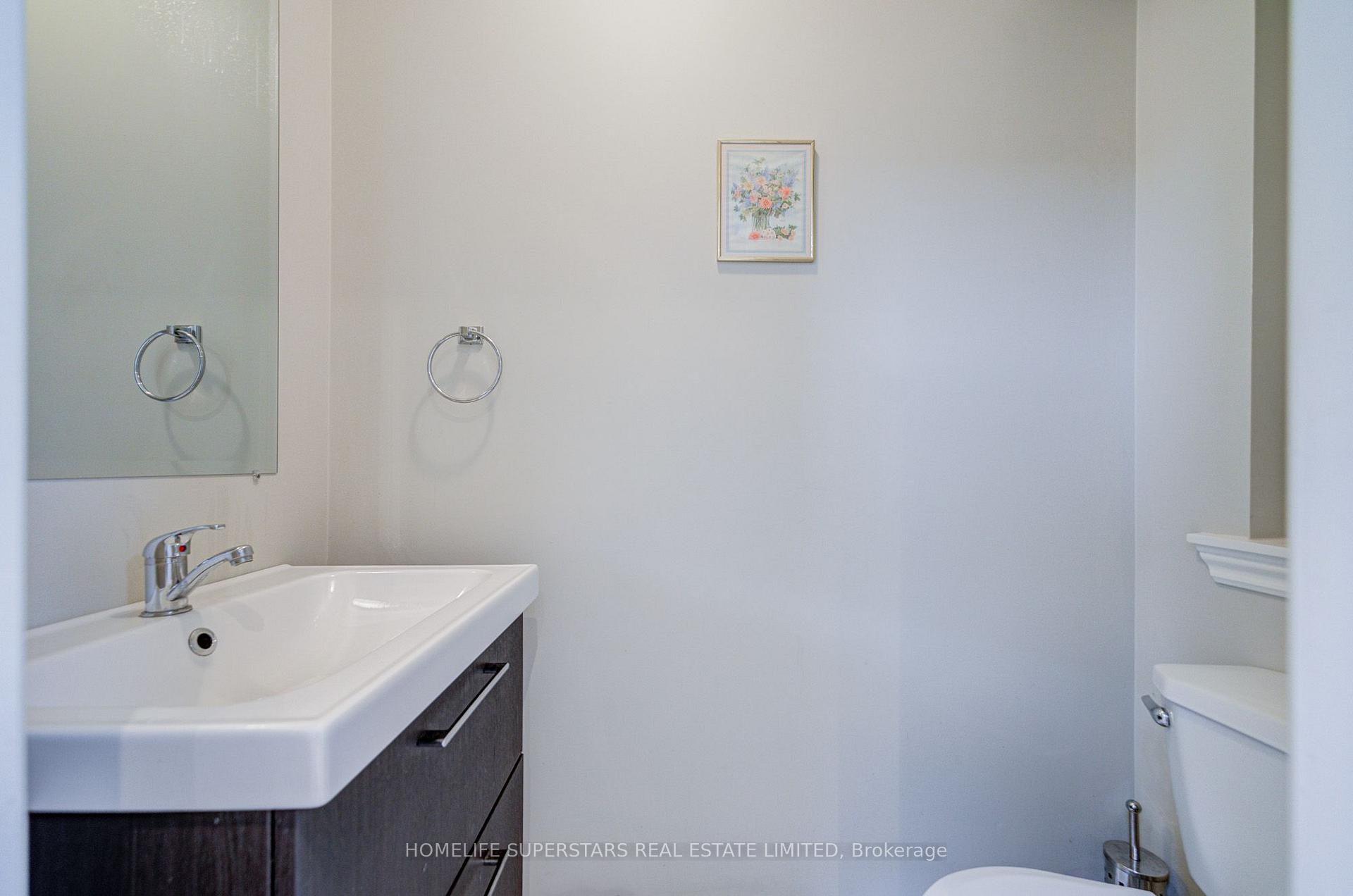 Photo 11 of 50 Hoskins Square, Brampton, Queen Street Corridor — HOMEH