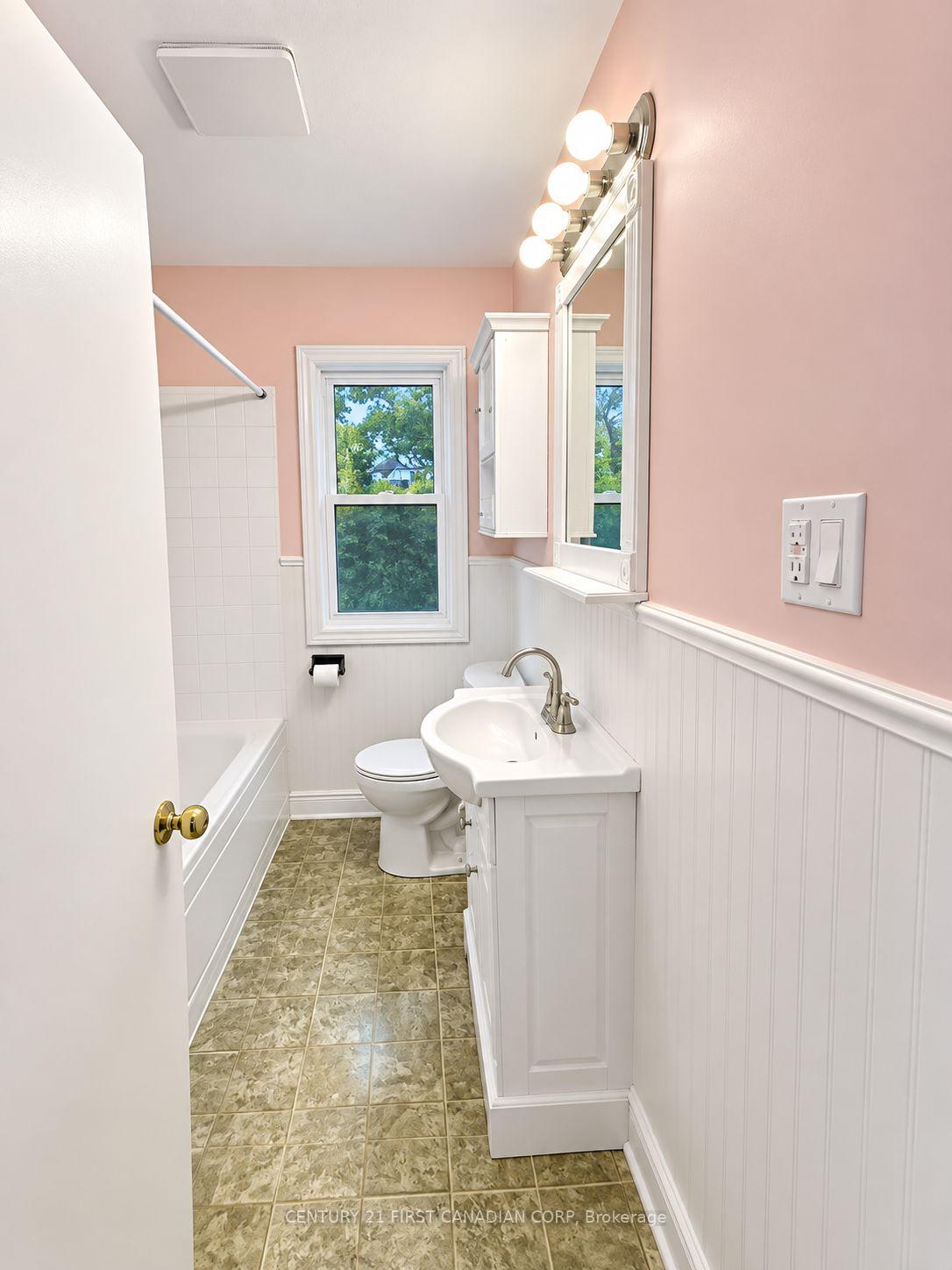 Photo 6 of Unit Upper Level, 638 Tennent Avenue, London, North G — HOMEH