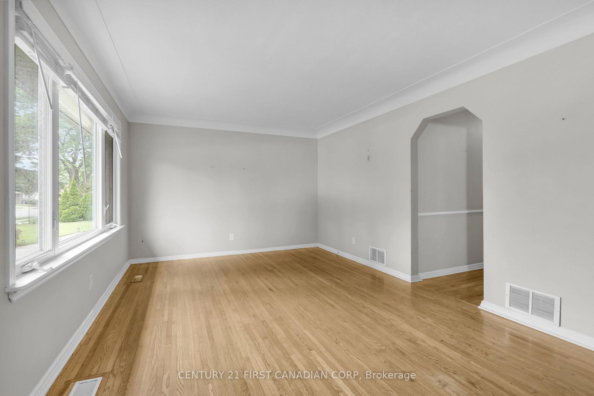 Photo 9 of Unit Upper Level, 638 Tennent Avenue, London, North G — HOMEH