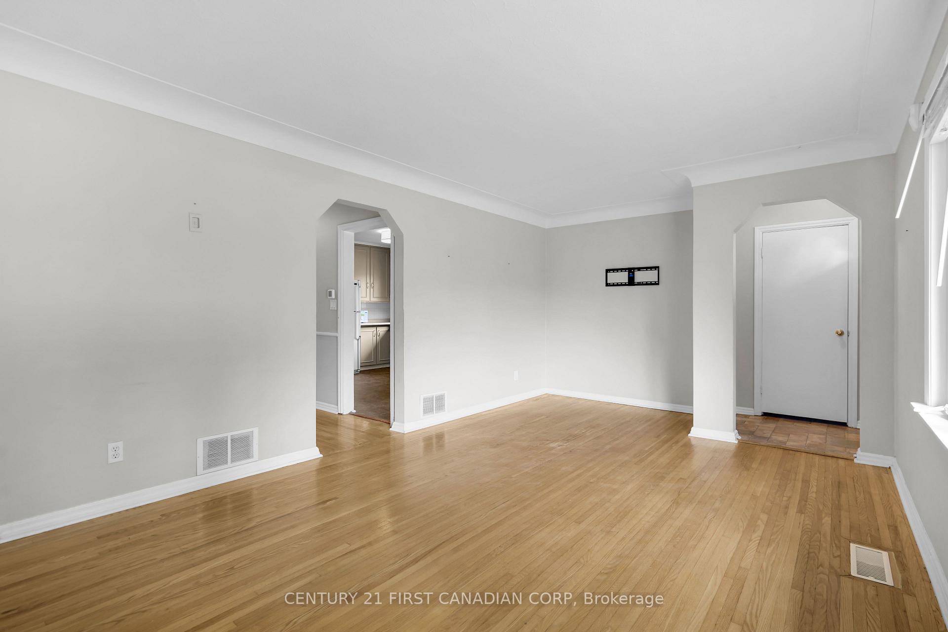 Photo 10 of Unit Upper Level, 638 Tennent Avenue, London, North G — HOMEH