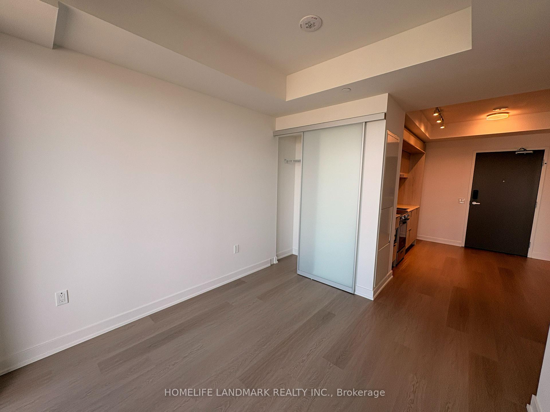 Photo 6 of Unit 4203, 448 Burnhamthorpe Road W, Mississauga, City Centre — HOMEH