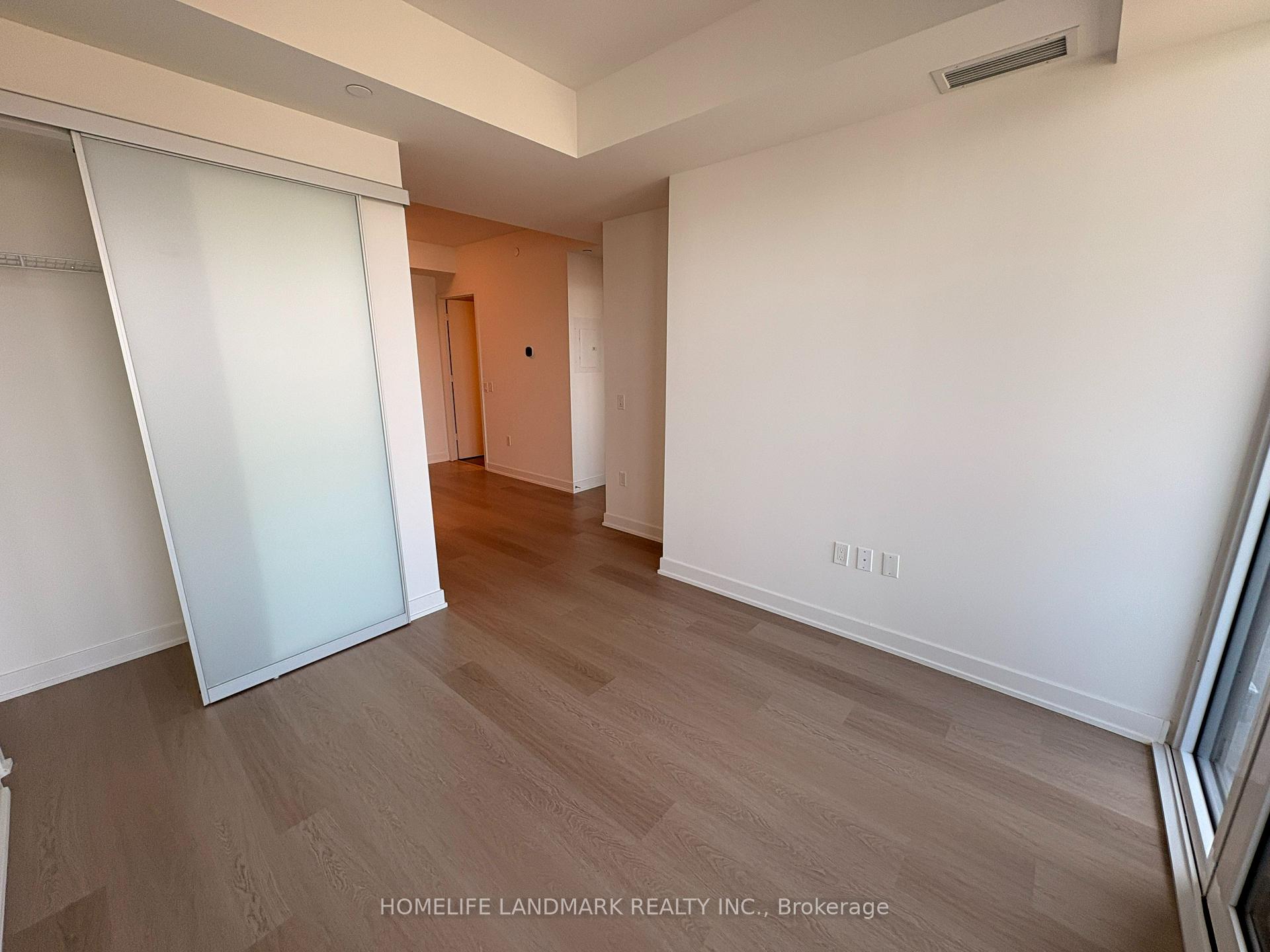 Photo 7 of Unit 4203, 448 Burnhamthorpe Road W, Mississauga, City Centre — HOMEH