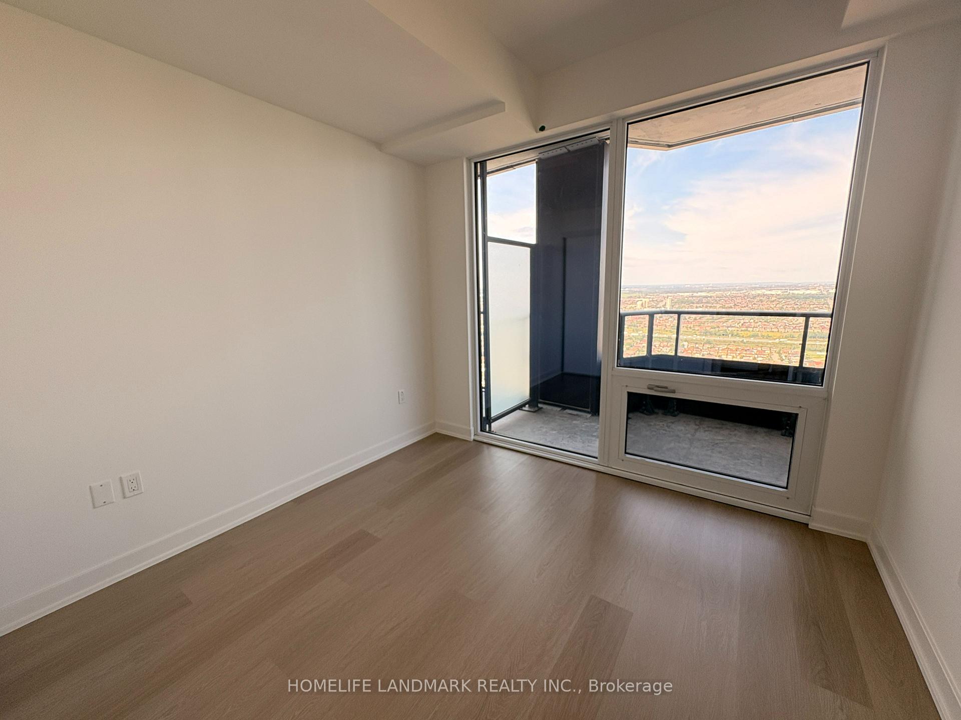 Photo 9 of Unit 4203, 448 Burnhamthorpe Road W, Mississauga, City Centre — HOMEH