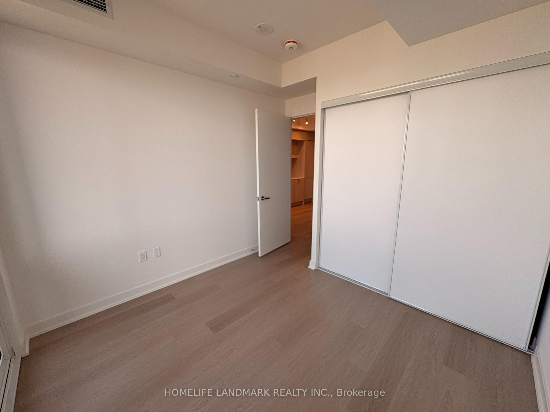 Photo 10 of Unit 4203, 448 Burnhamthorpe Road W, Mississauga, City Centre — HOMEH