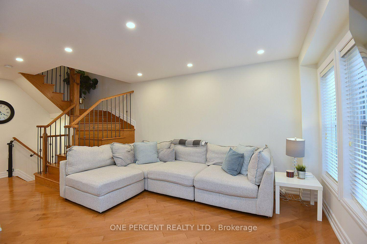Photo 20 of 89 Blue Sky Trail, Hamilton, Waterdown — HOMEH