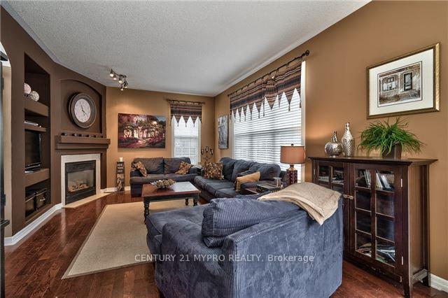 Photo 8 of 2257 Riverdale Place, Oakville, West Oak Trails — HOMEH