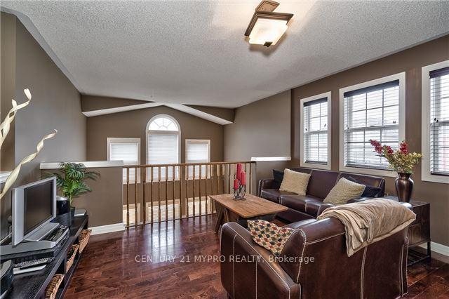 Photo 12 of 2257 Riverdale Place, Oakville, West Oak Trails — HOMEH