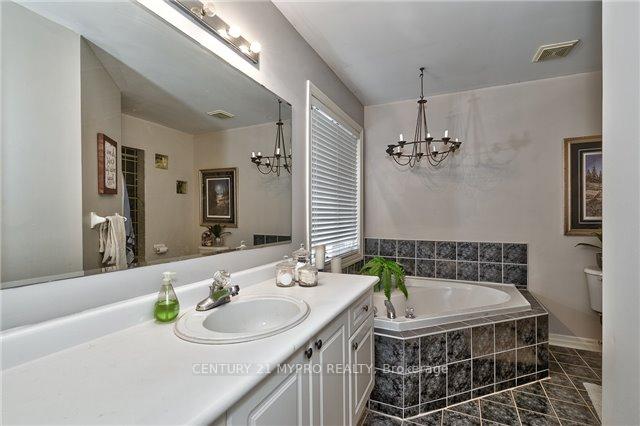 Photo 14 of 2257 Riverdale Place, Oakville, West Oak Trails — HOMEH