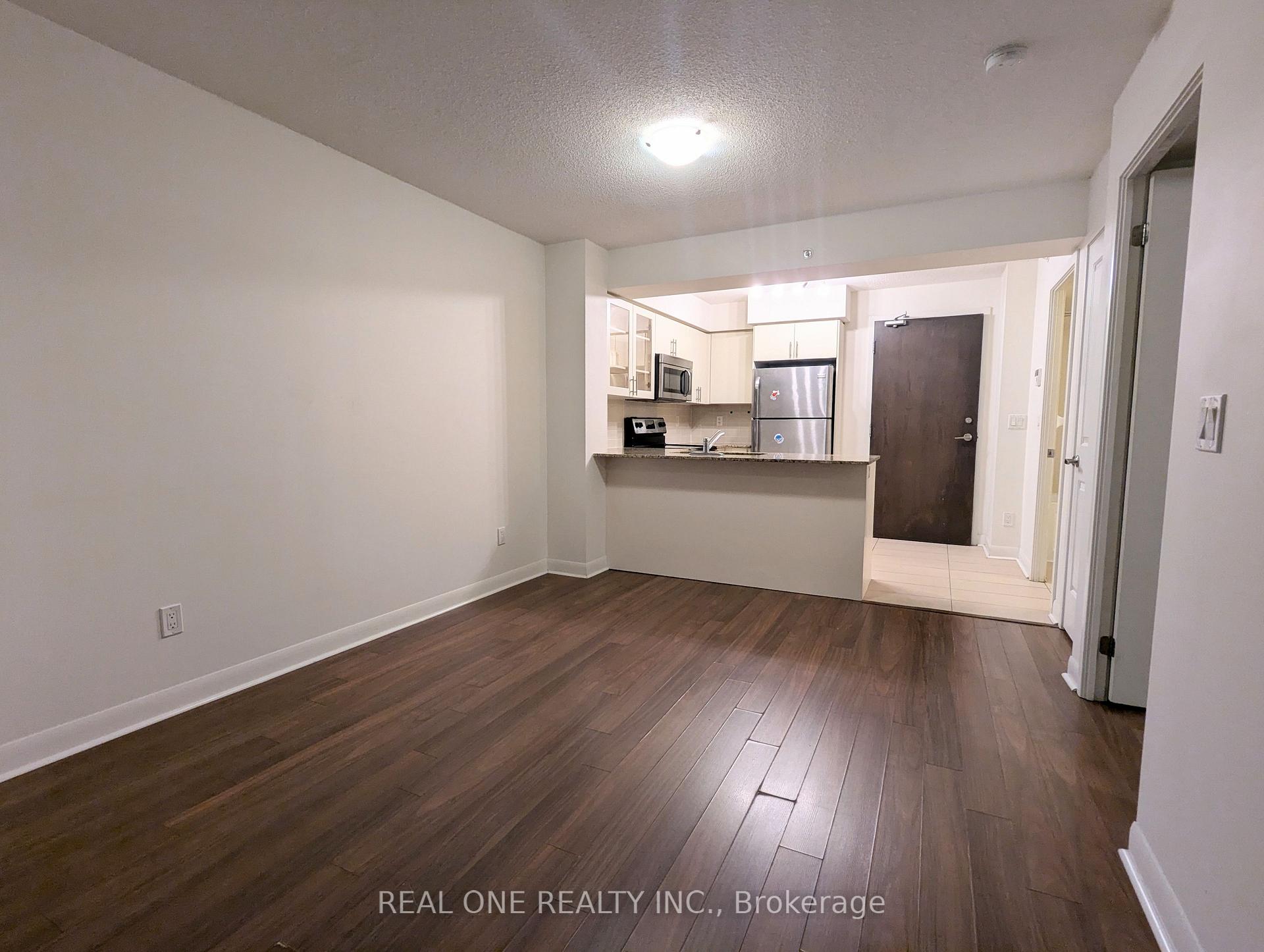 Photo 4 of Unit 621, 75 Norman Bethune Avenue, Richmond Hill, Beaver Creek Business Park — HOMEH