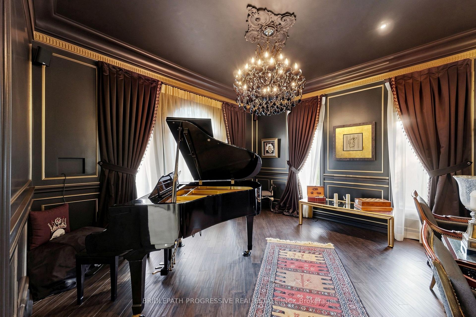 Photo 9 of 2 Thornlea Court, Markham, Thornhill — HOMEH