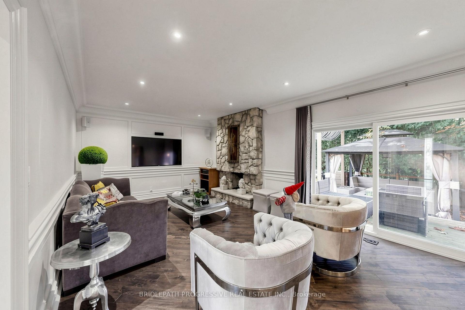Photo 14 of 2 Thornlea Court, Markham, Thornhill — HOMEH