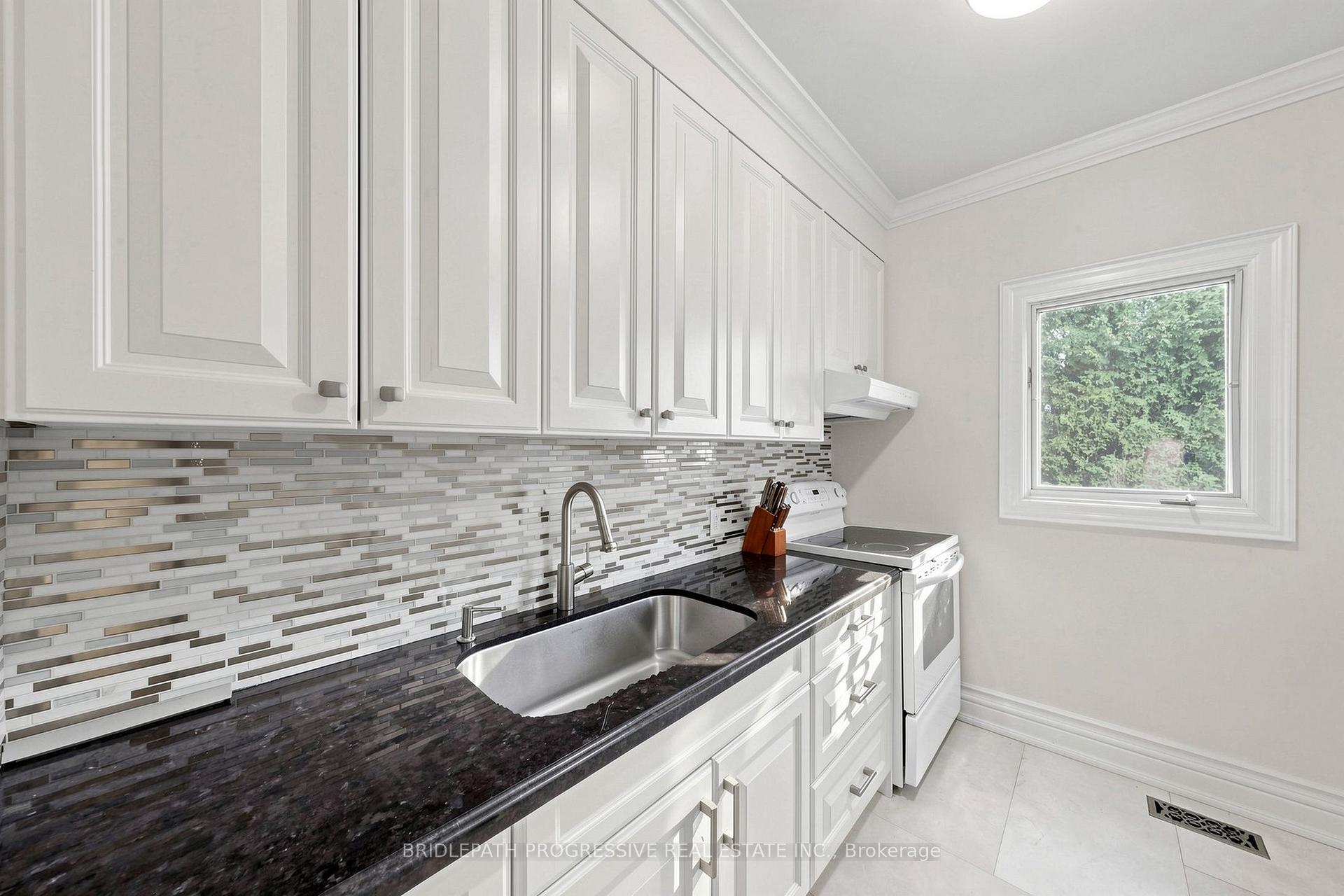 Photo 21 of 2 Thornlea Court, Markham, Thornhill — HOMEH