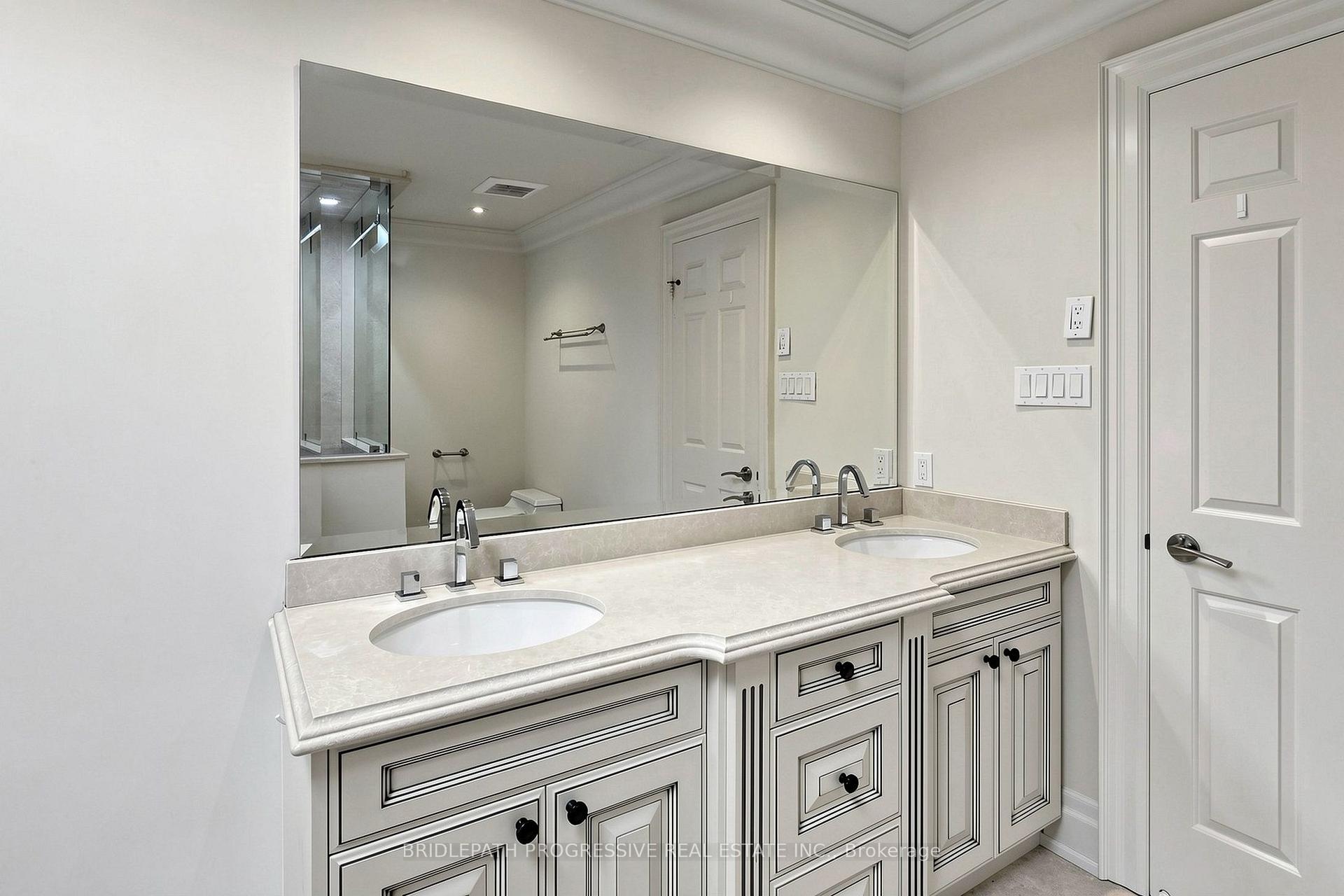 Photo 29 of 2 Thornlea Court, Markham, Thornhill — HOMEH
