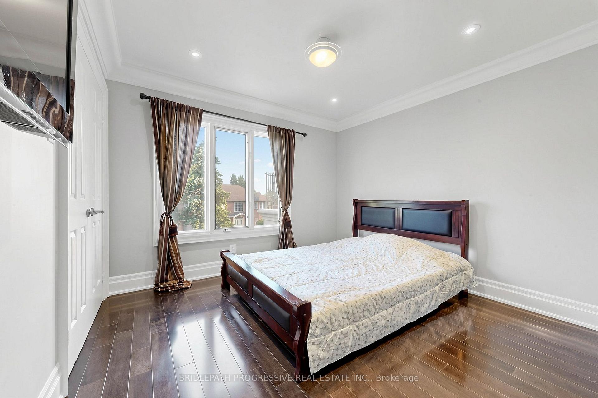 Photo 34 of 2 Thornlea Court, Markham, Thornhill — HOMEH
