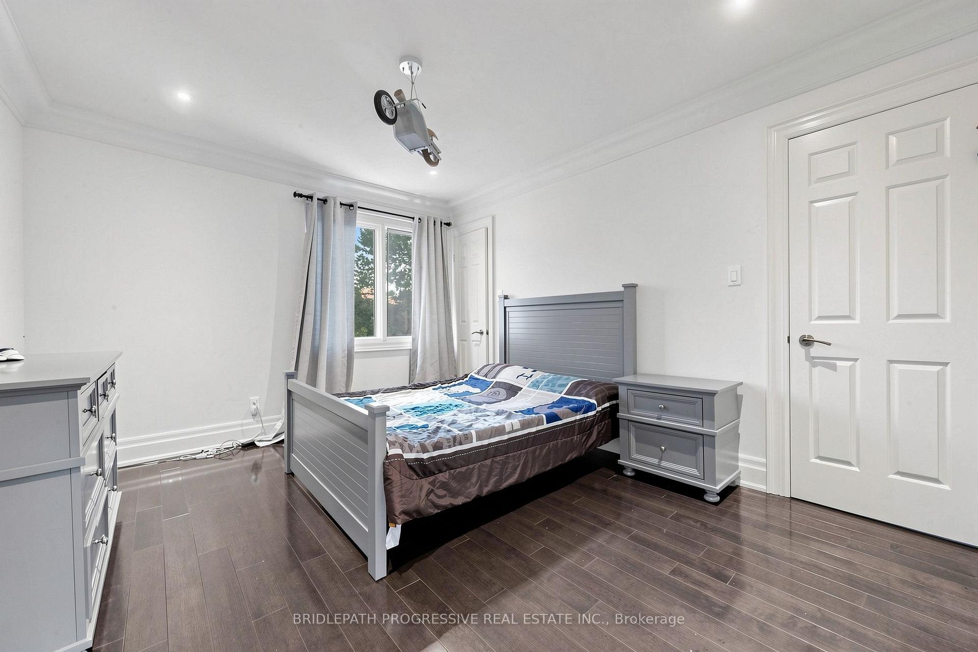 Photo 35 of 2 Thornlea Court, Markham, Thornhill — HOMEH