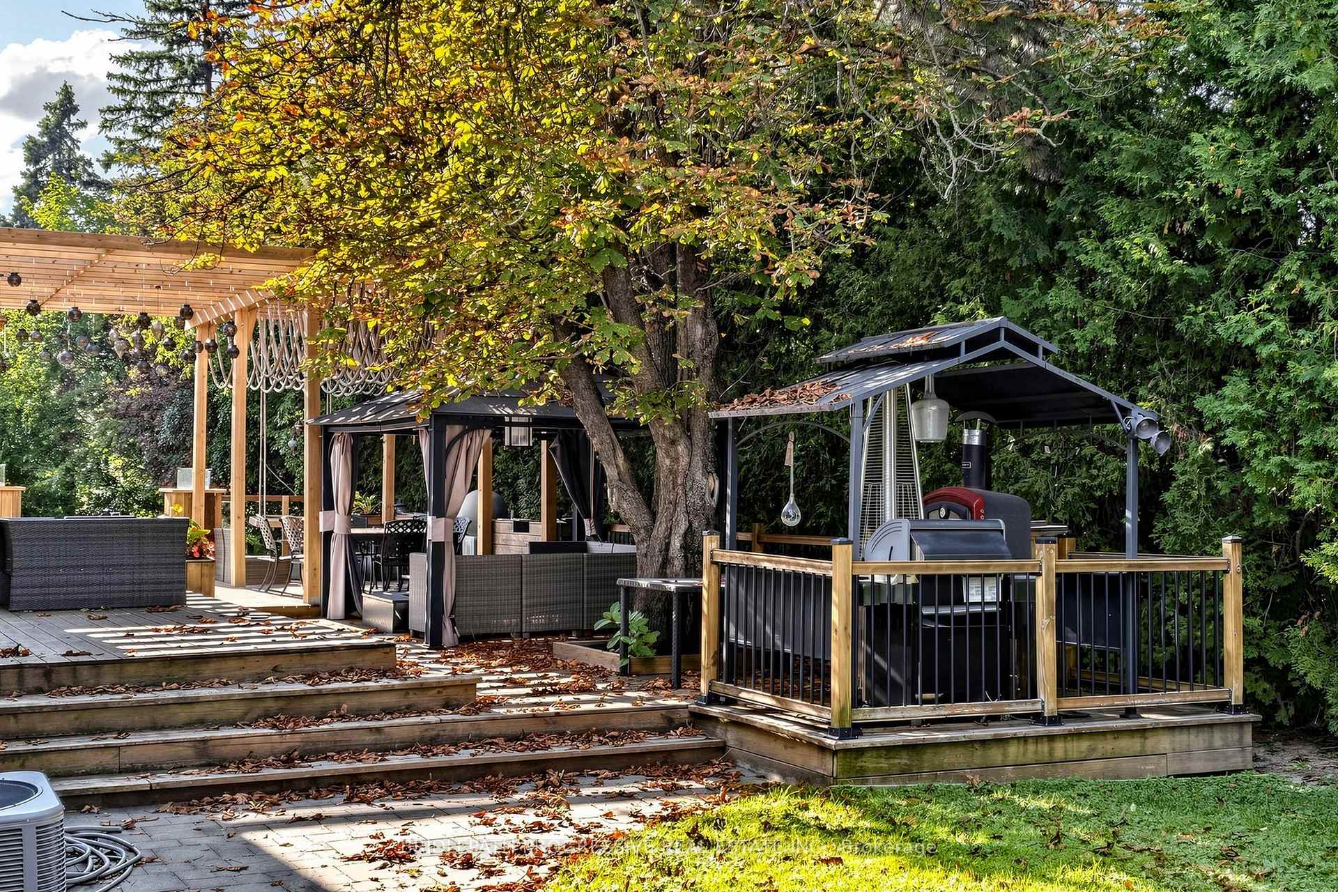 Photo 40 of 2 Thornlea Court, Markham, Thornhill — HOMEH