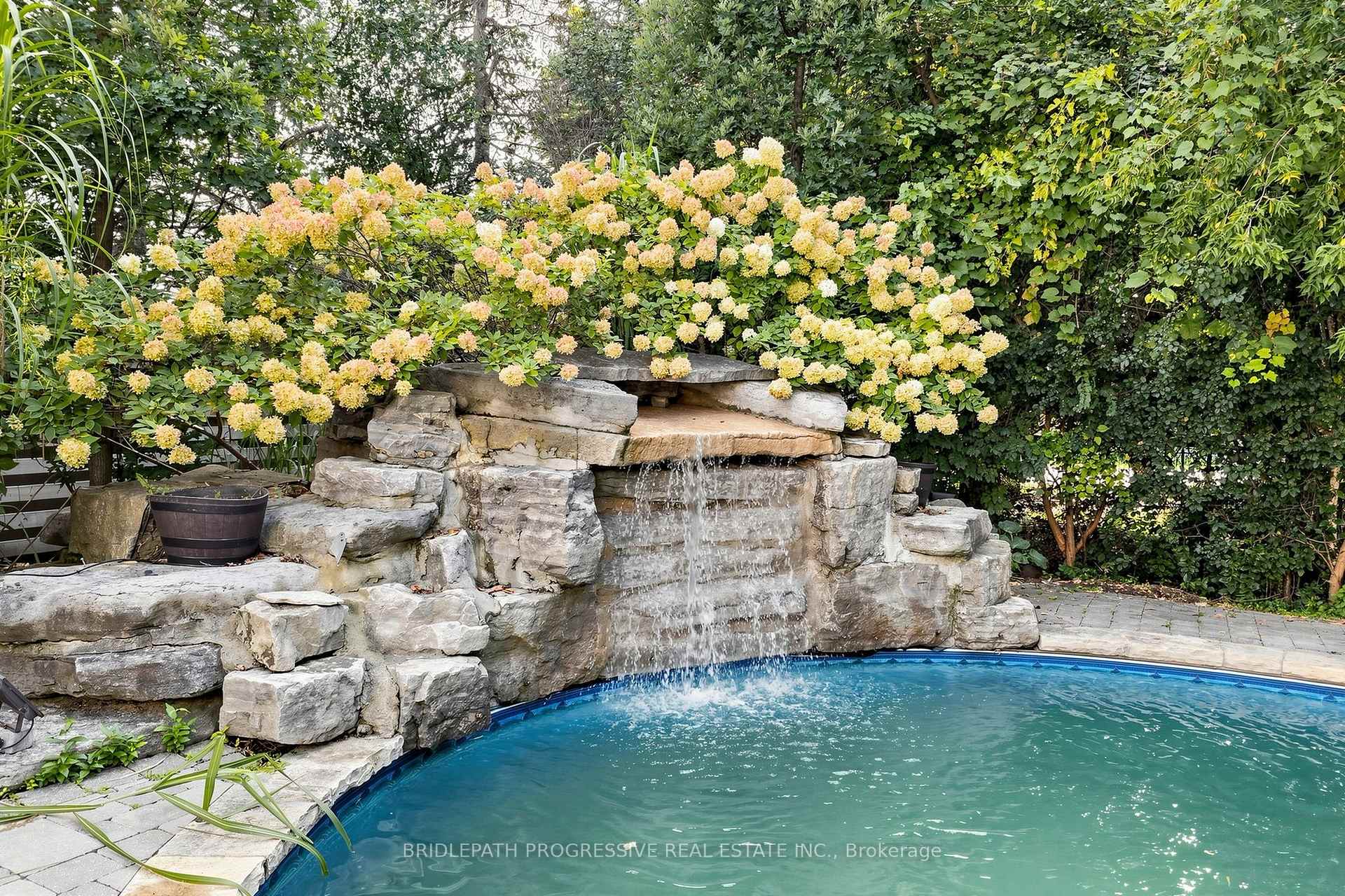 Photo 49 of 2 Thornlea Court, Markham, Thornhill — HOMEH