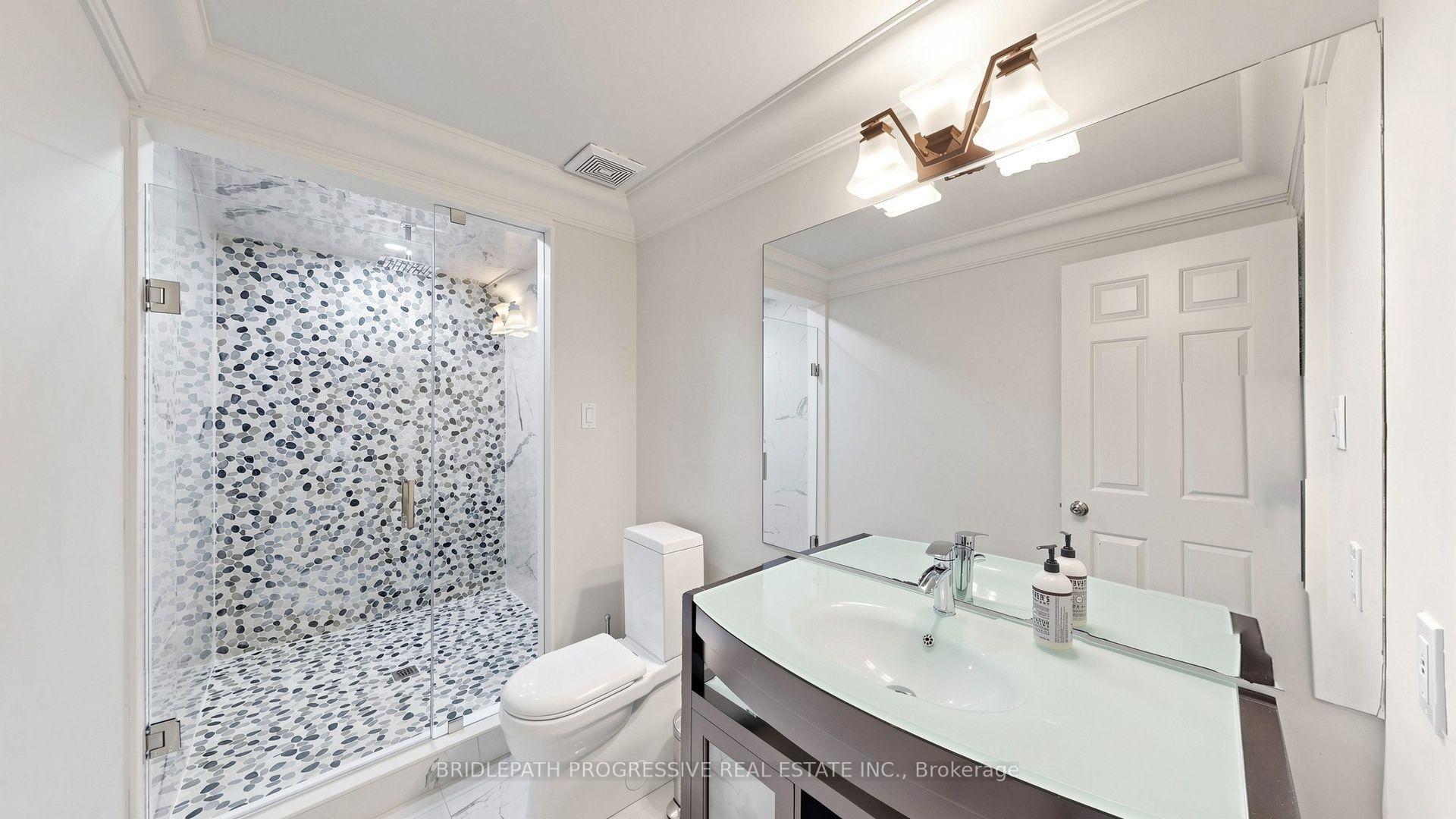 Photo 45 of 2 Thornlea Court, Markham, Thornhill — HOMEH