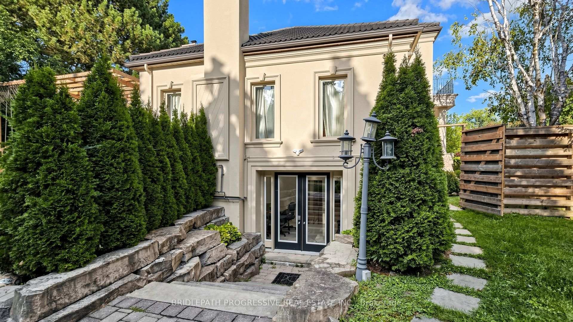 Photo 47 of 2 Thornlea Court, Markham, Thornhill — HOMEH