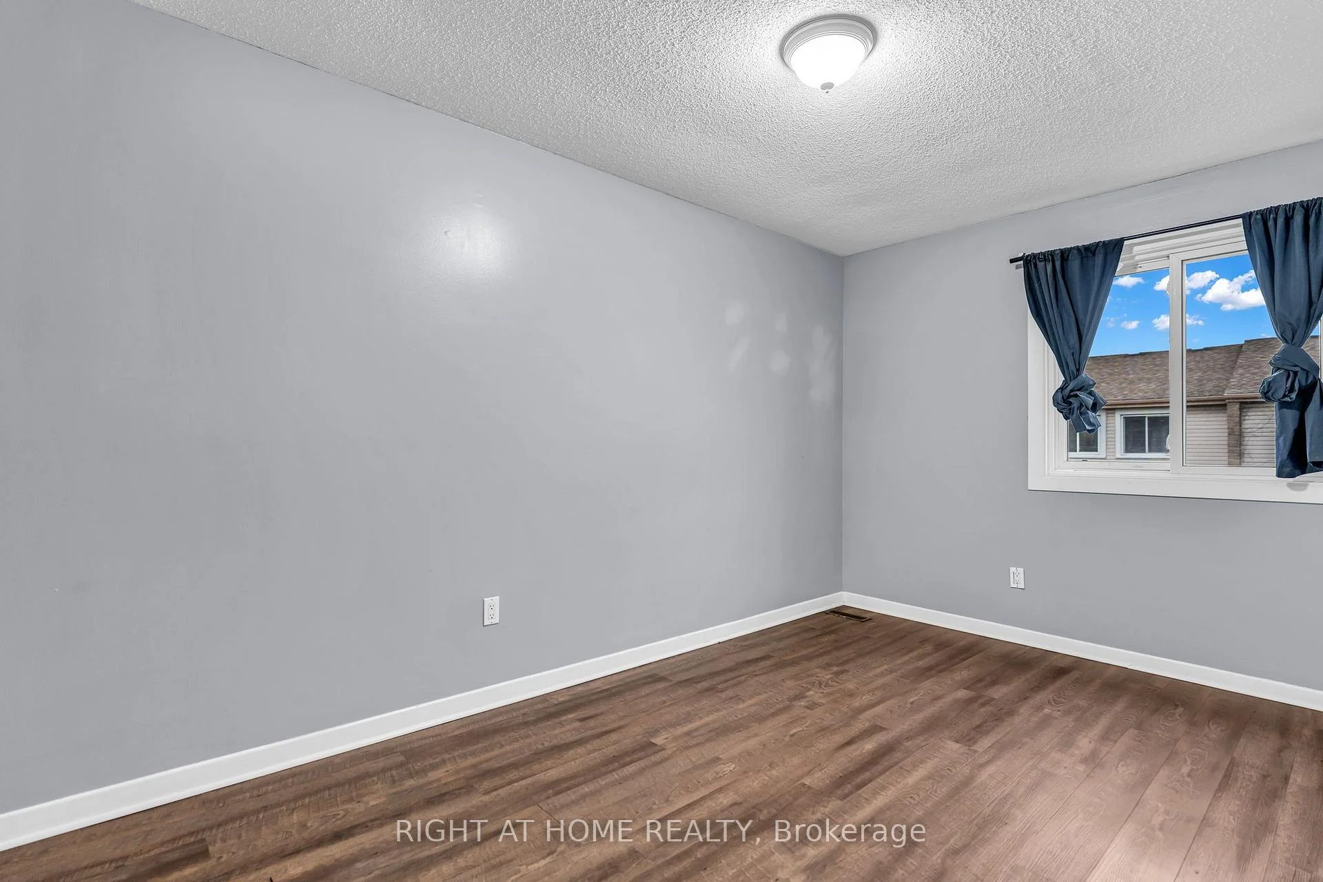 Photo 9 of Unit 136, 500 Osgoode Drive, London, South Y — HOMEH