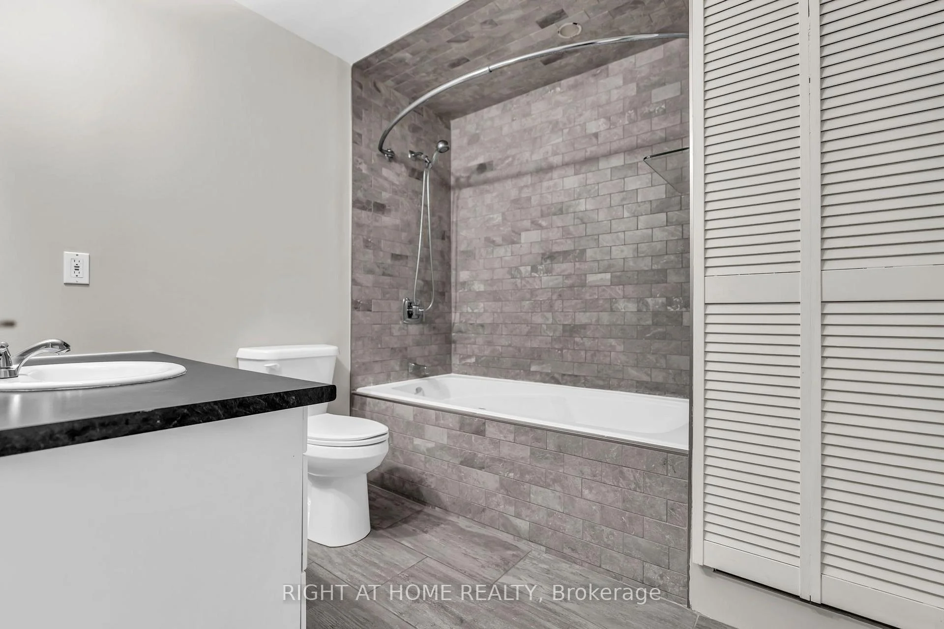 Photo 11 of Unit 136, 500 Osgoode Drive, London, South Y — HOMEH