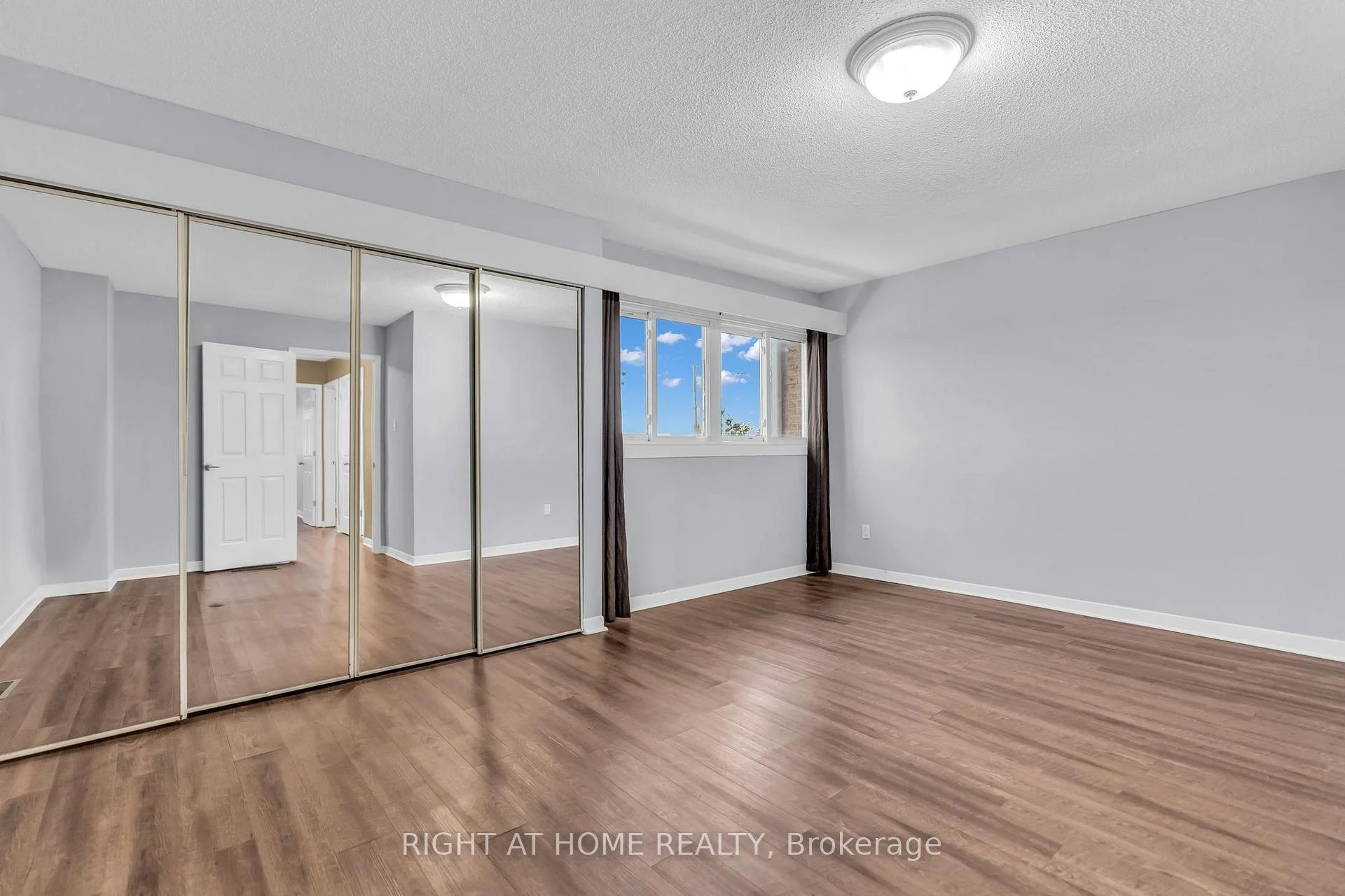 Photo 12 of Unit 136, 500 Osgoode Drive, London, South Y — HOMEH