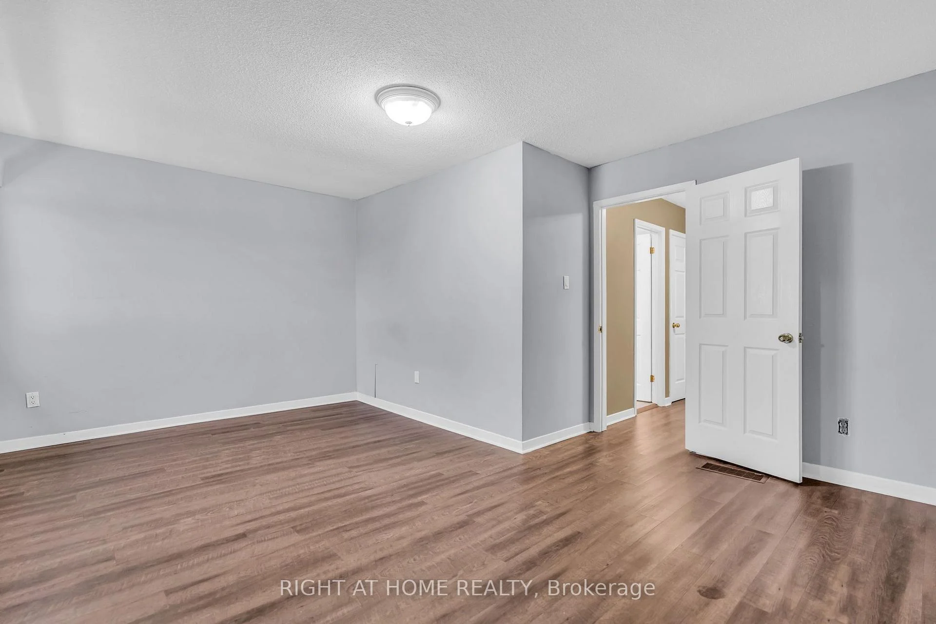 Photo 13 of Unit 136, 500 Osgoode Drive, London, South Y — HOMEH