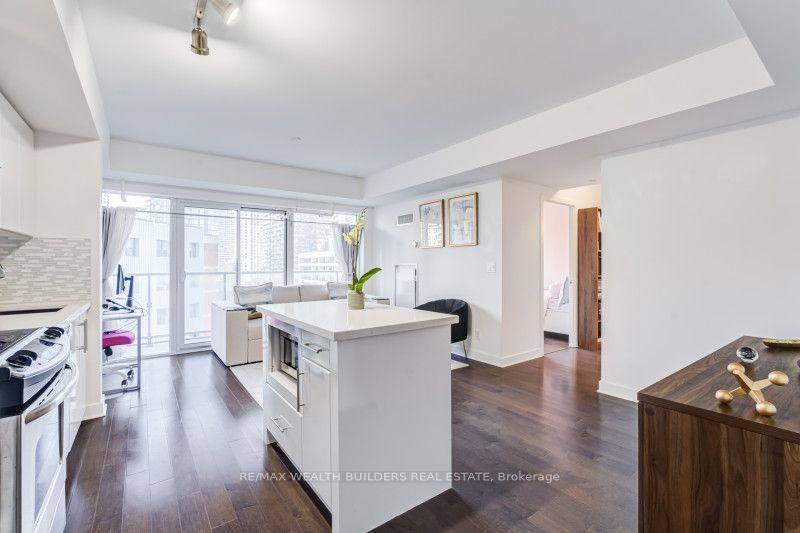 Photo 5 of Unit 1707, 58 Orchard View Boulevard, Toronto, Yonge-Eglinton — HOMEH