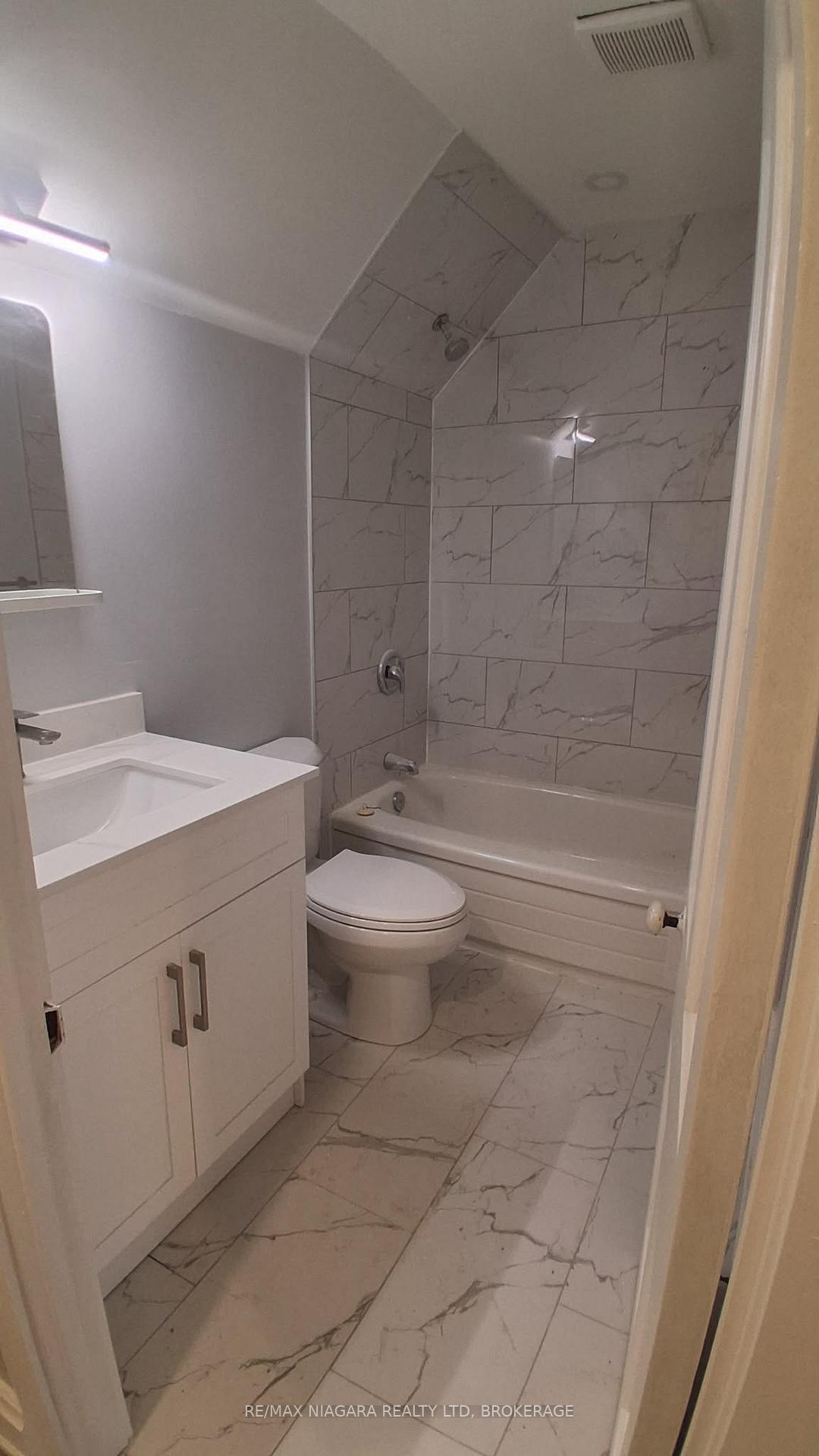 Photo 11 of Unit 2nd Floor, 6083 Barker Street, Niagara Falls, Dorchester — HOMEH