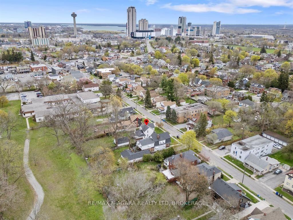 Photo 15 of Unit 2nd Floor, 6083 Barker Street, Niagara Falls, Dorchester — HOMEH