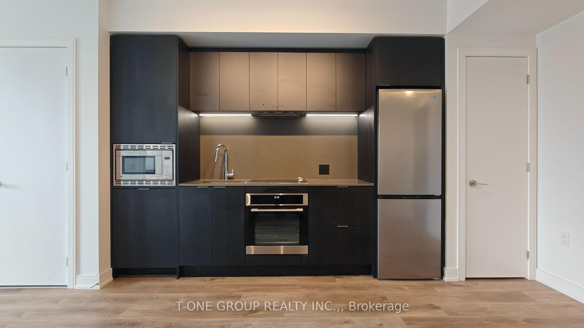 Front of Unit 912, 3009 Novar Road