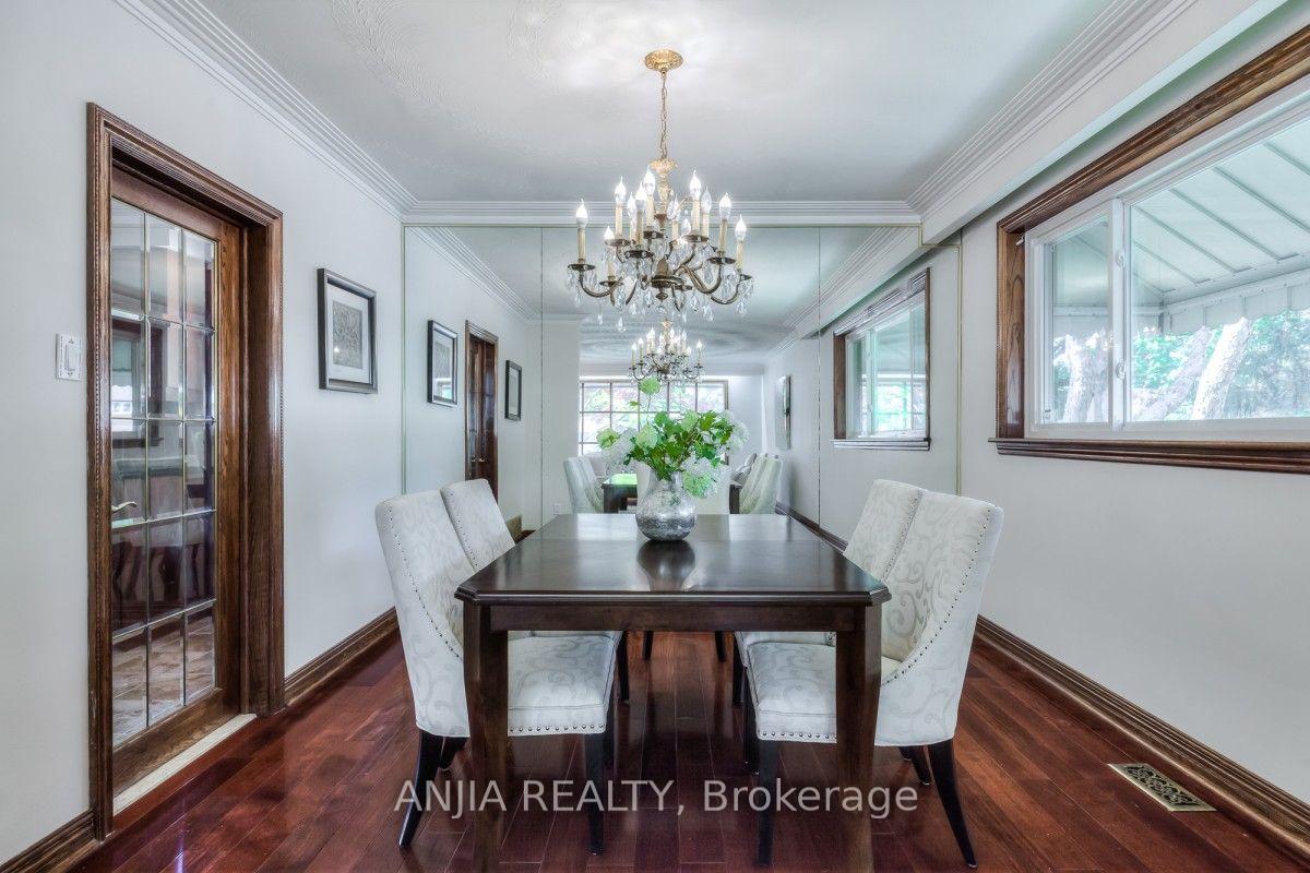 Photo 11 of 17 Ealing Drive, North York, St. Andrew-Windfields — HOMEH