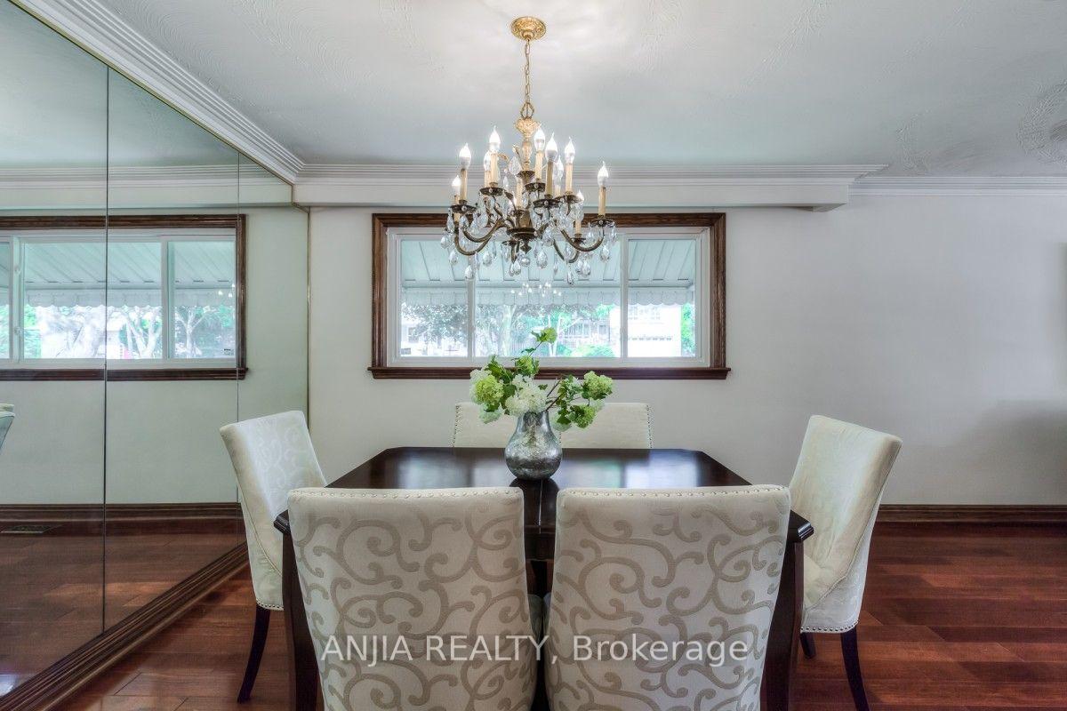 Photo 12 of 17 Ealing Drive, North York, St. Andrew-Windfields — HOMEH