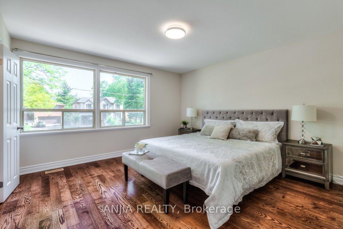 Photo 18 of 17 Ealing Drive, North York, St. Andrew-Windfields — HOMEH