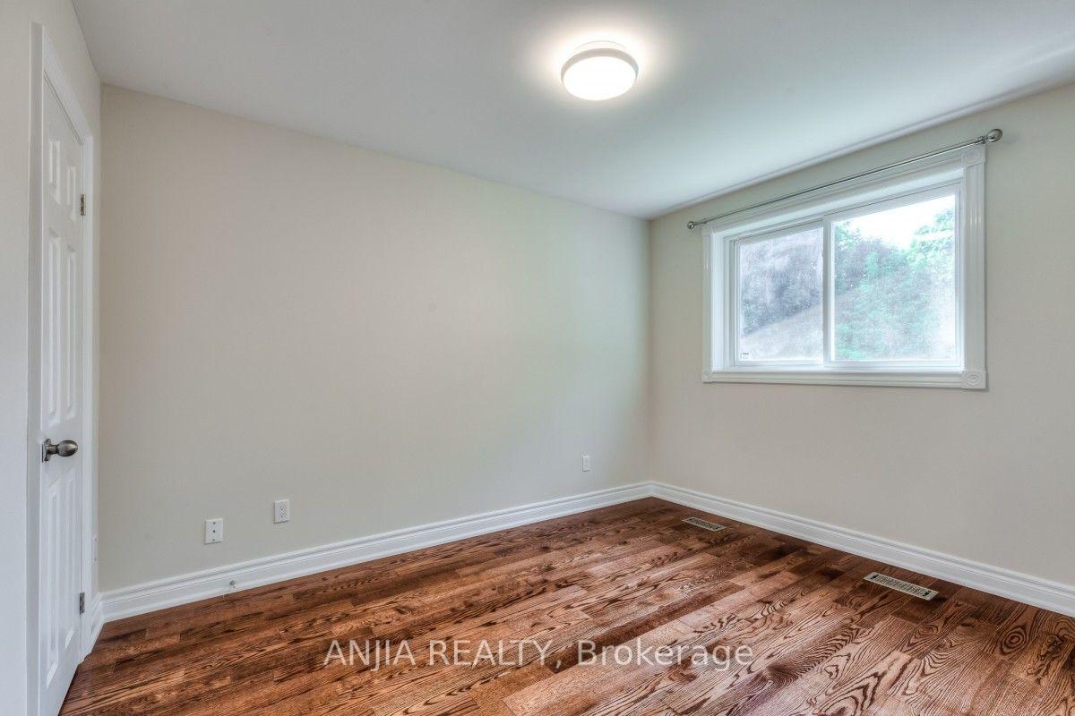 Photo 22 of 17 Ealing Drive, North York, St. Andrew-Windfields — HOMEH