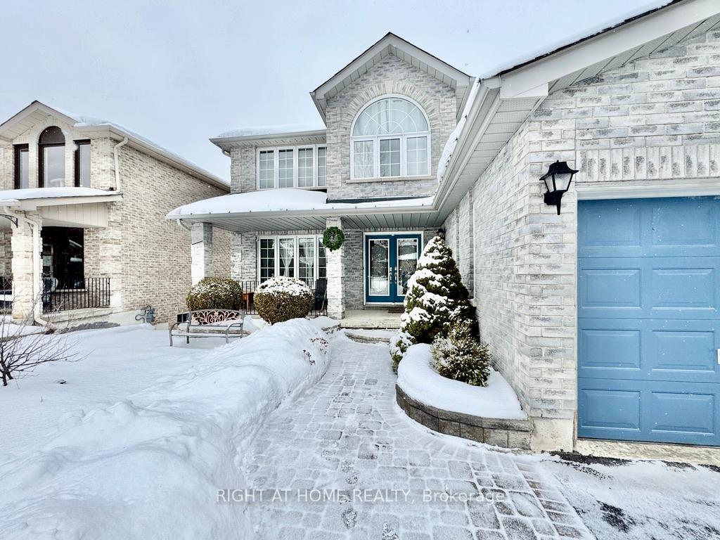 Photo 4 of 16 Grants Way, Barrie, Ardagh — HOMEH