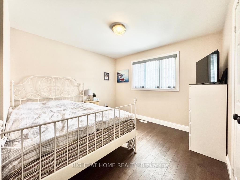 Photo 14 of 16 Grants Way, Barrie, Ardagh — HOMEH