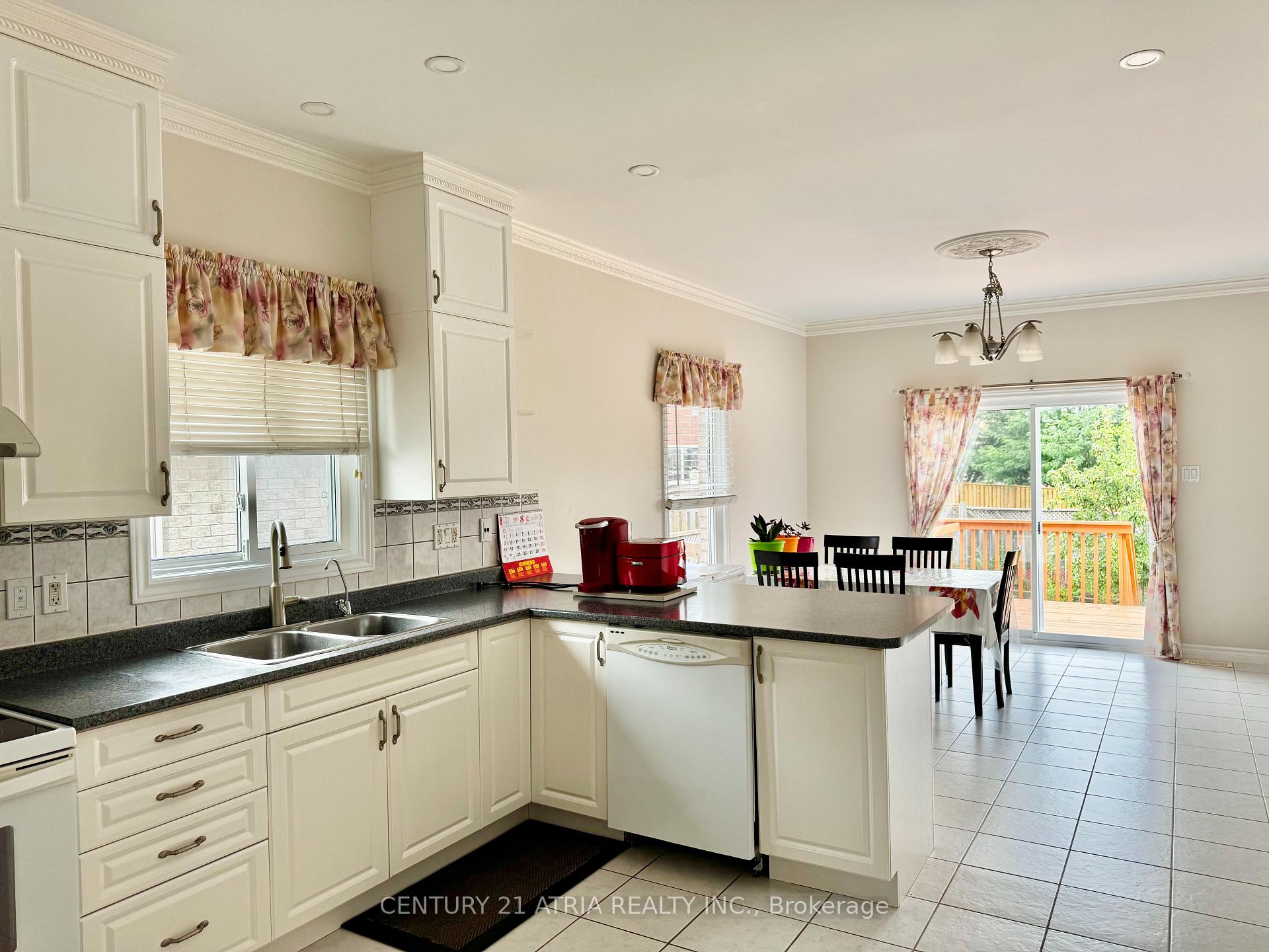 Photo 4 of 1688 Keppler Crescent, Peterborough, Monaghan Ward 2 — HOMEH