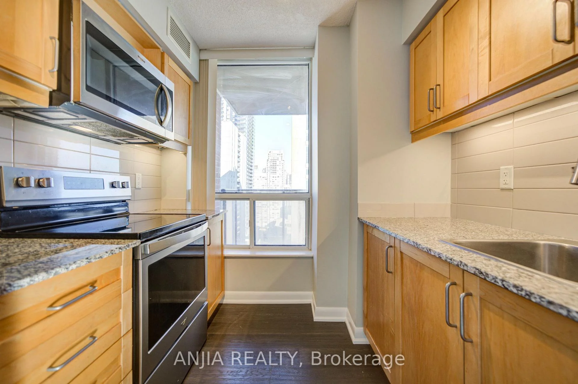 Photo 13 of 33 Sheppard Avenue E, North York, Willowdale East — HOMEH